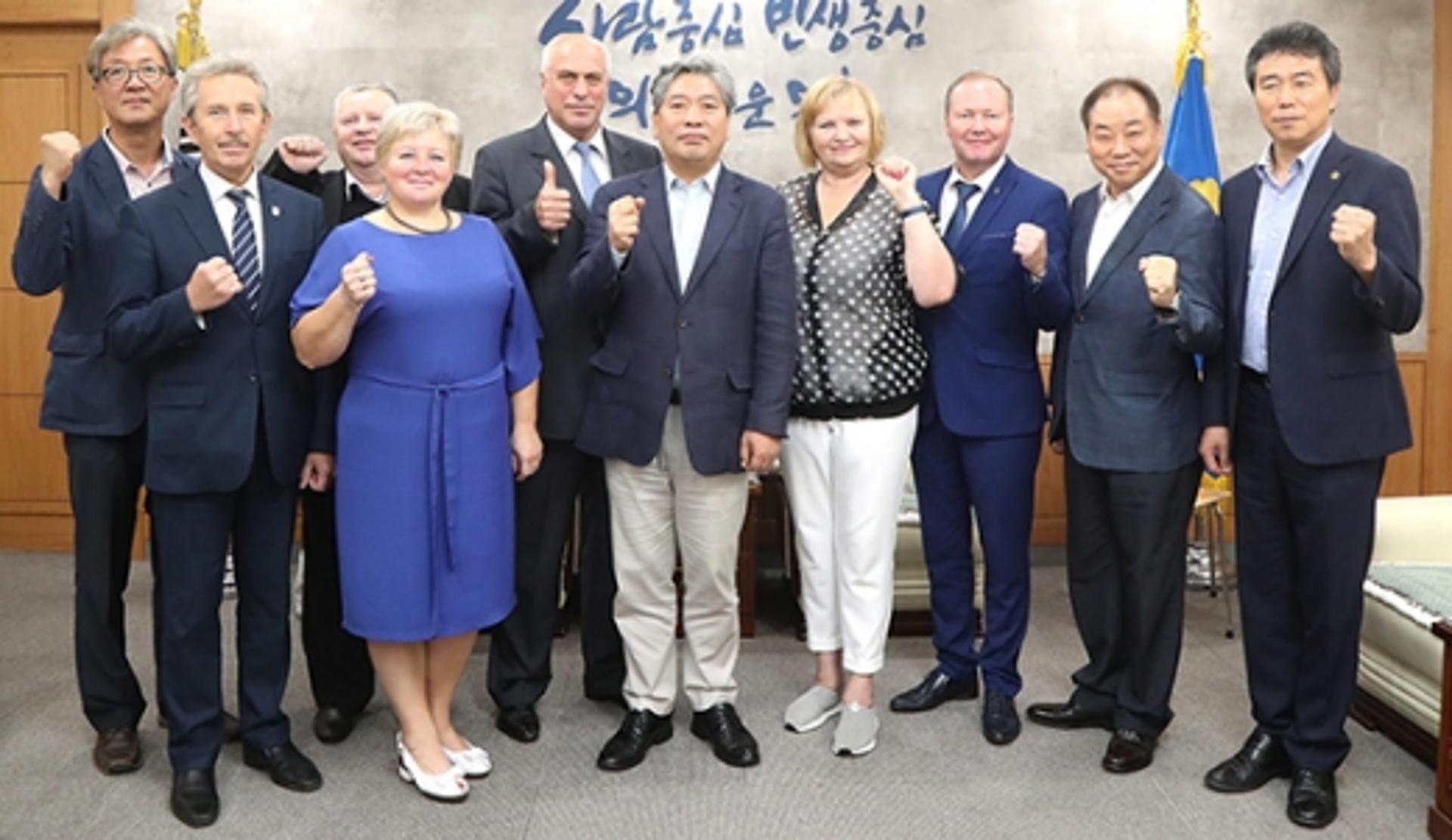 송한준 경기도의회 의장, 러시아 스베르들롭스크 노조연맹과 협력 다짐