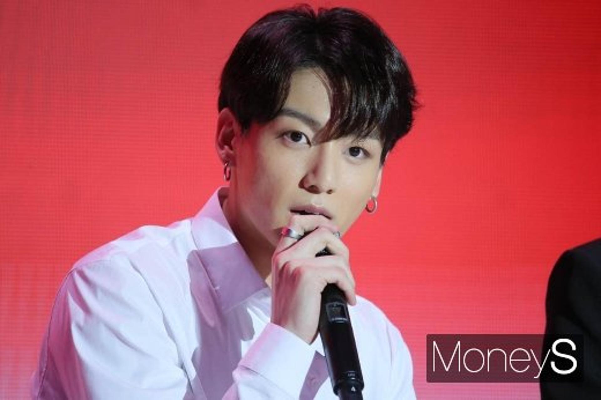 정국 타투 뭐길래?…#커플 타투? #거제도열애설 #해쉬스완