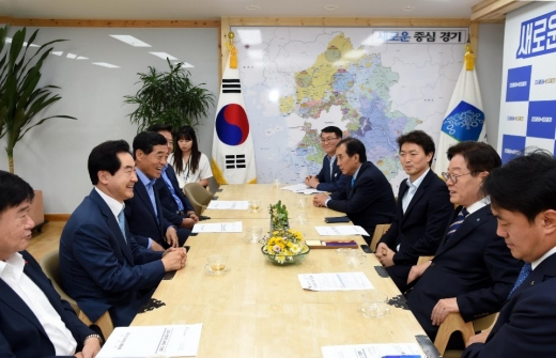 이재명 지사-안병용 경기도시장군수협의회장, "함께하는 경기도 만들자"