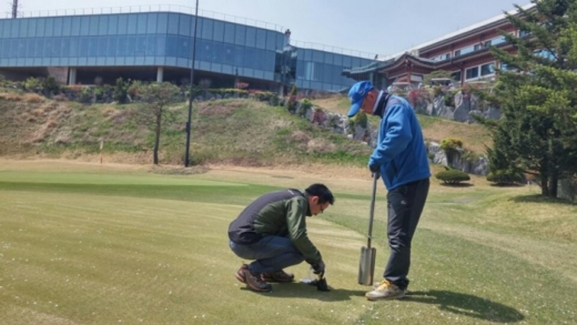 경기도내 102개 골프장, 고독성 농약에 안전할까
