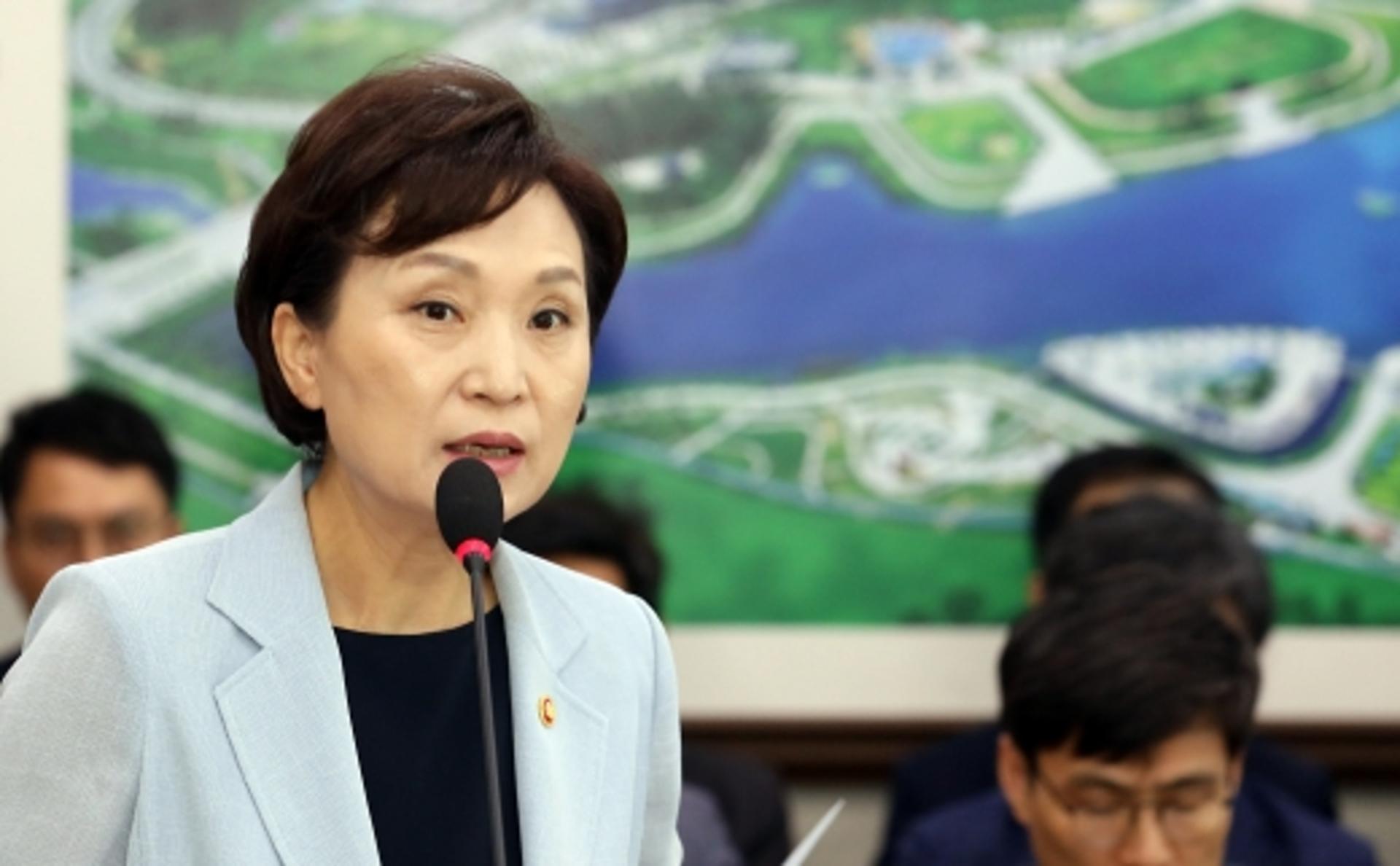 [국토부 국감] 김현미 “분양가상한제 운영 내실 다질 것”