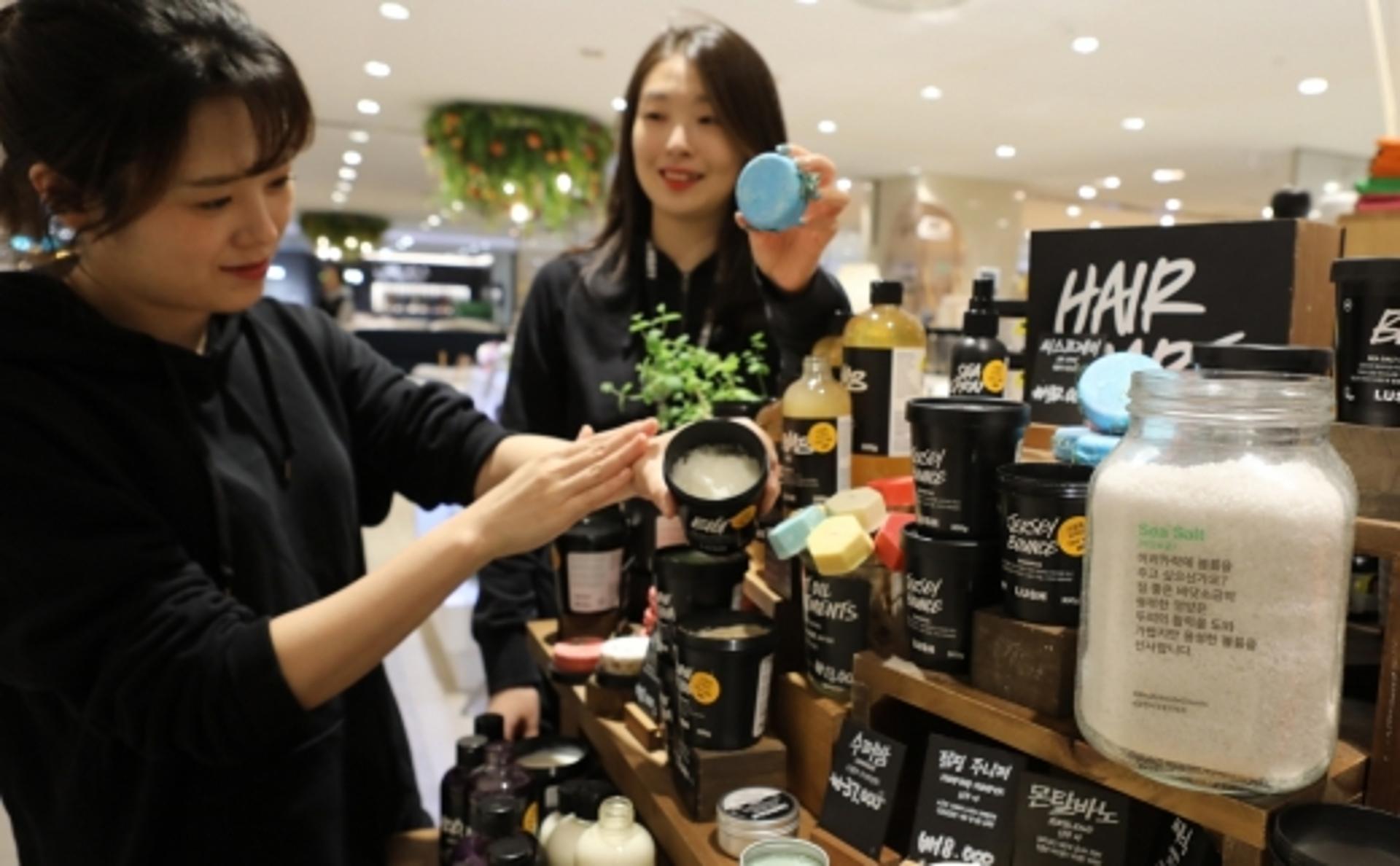 롯데백 광주점, 환절기 두피 건강 '바닷소금' 함유 제품 인기