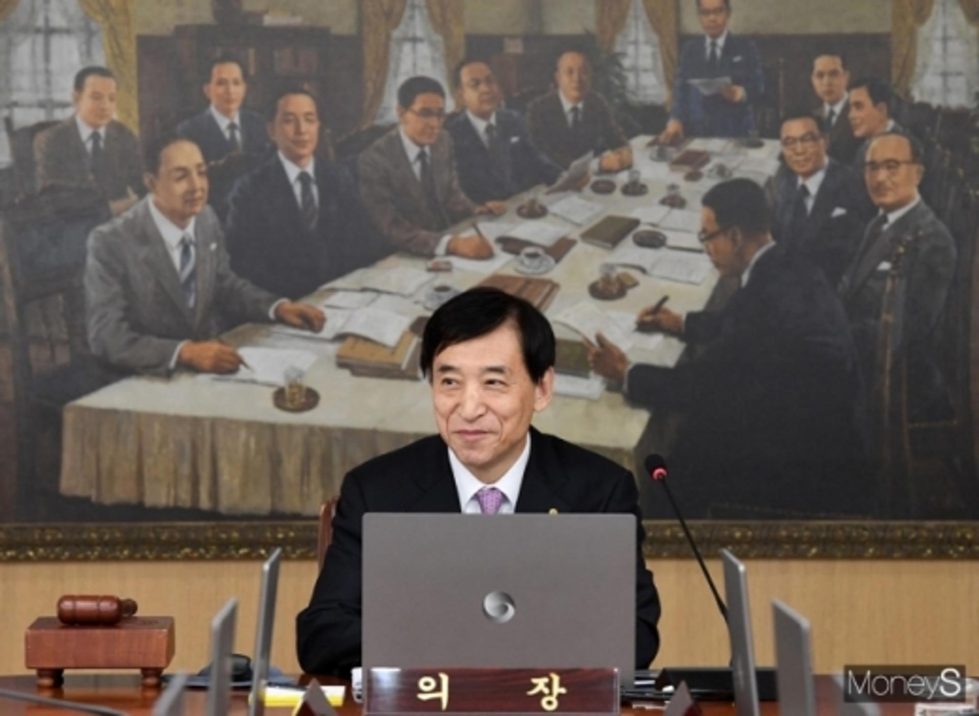 이주열 "미·중 무역분쟁으로 경제성장률 0.4%포인트 하락"