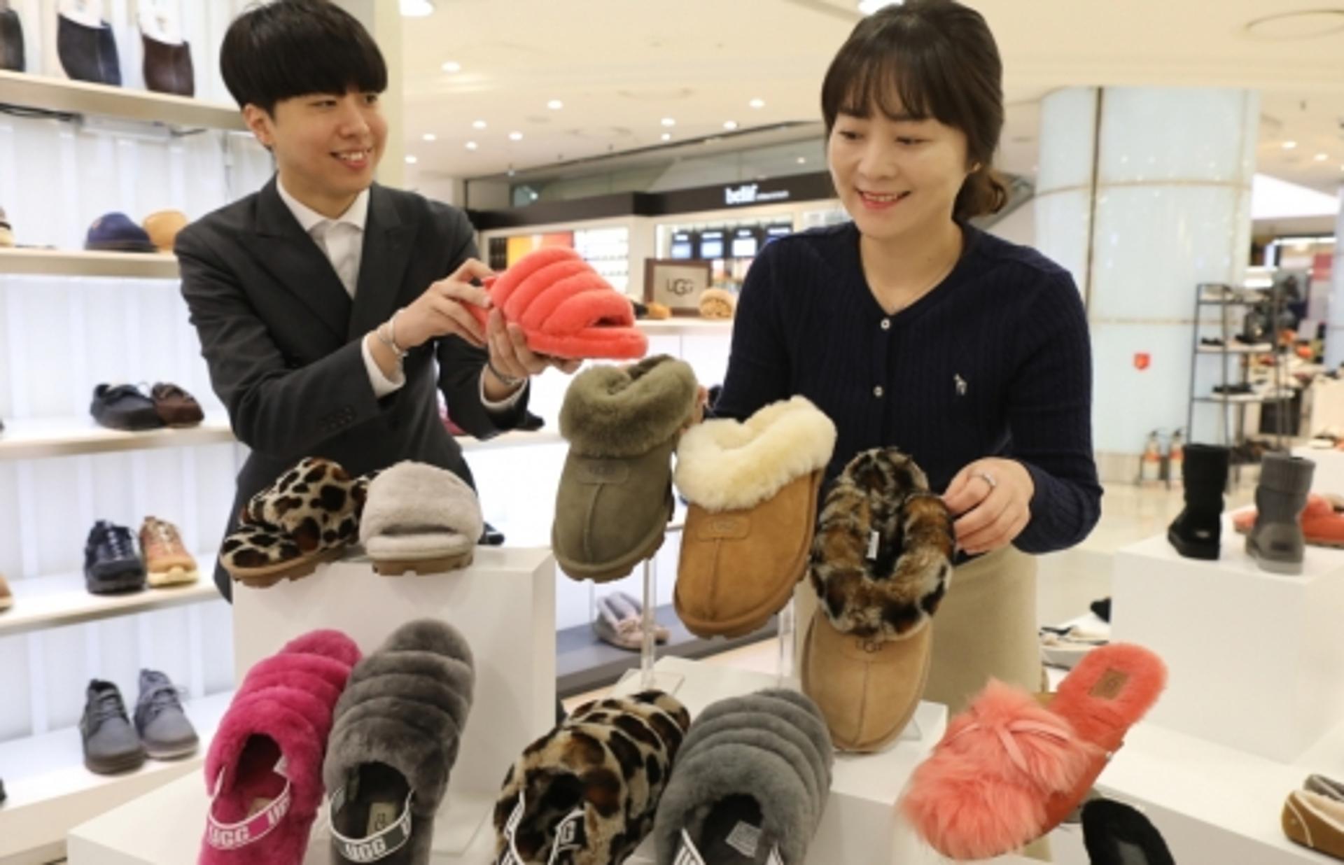 롯데백광주점 "올겨울, 따뜻한 양털슈즈 신으세요"