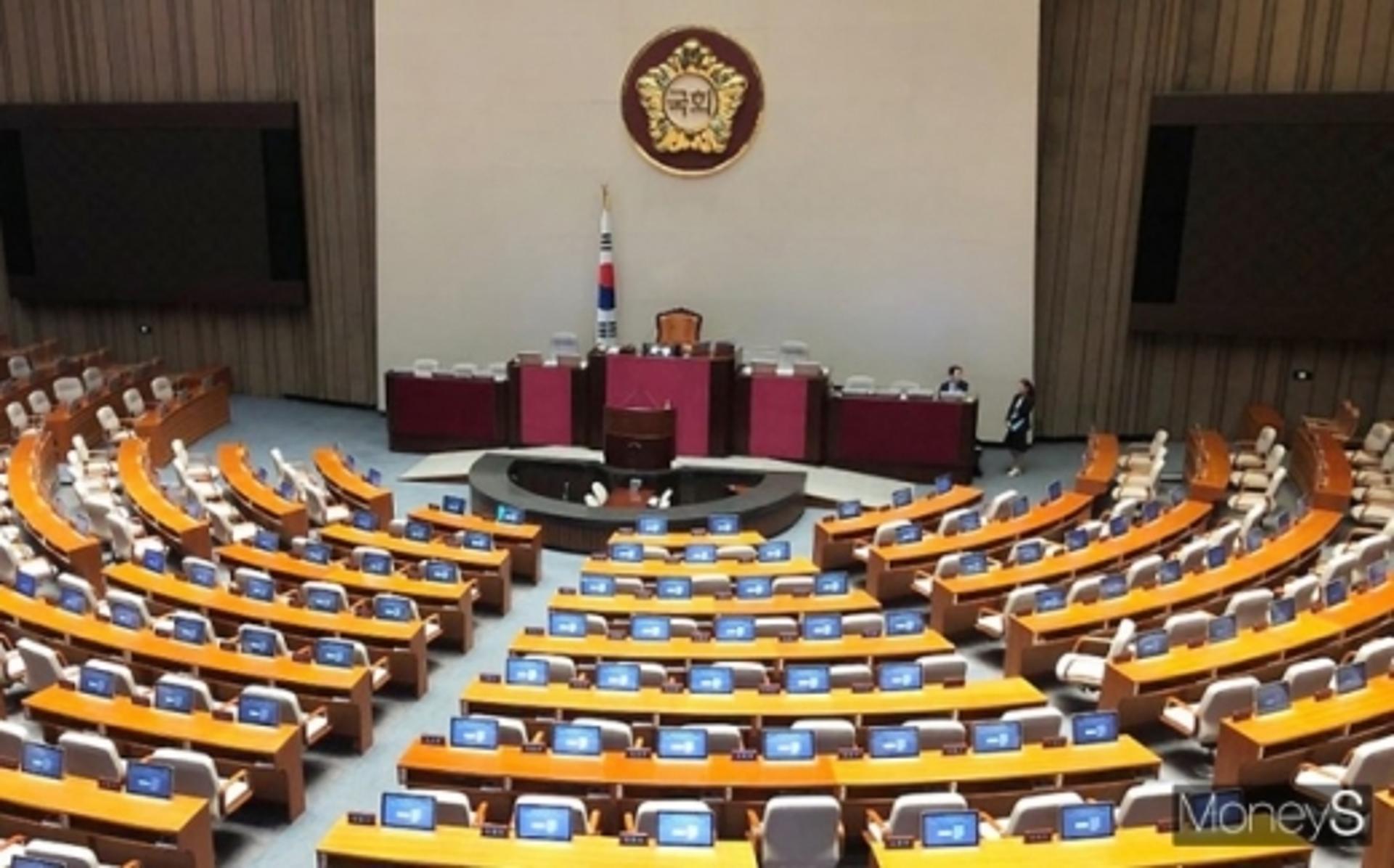 신용정보법 개정안 발의 1년째… 오늘 국회 문턱 넘을까