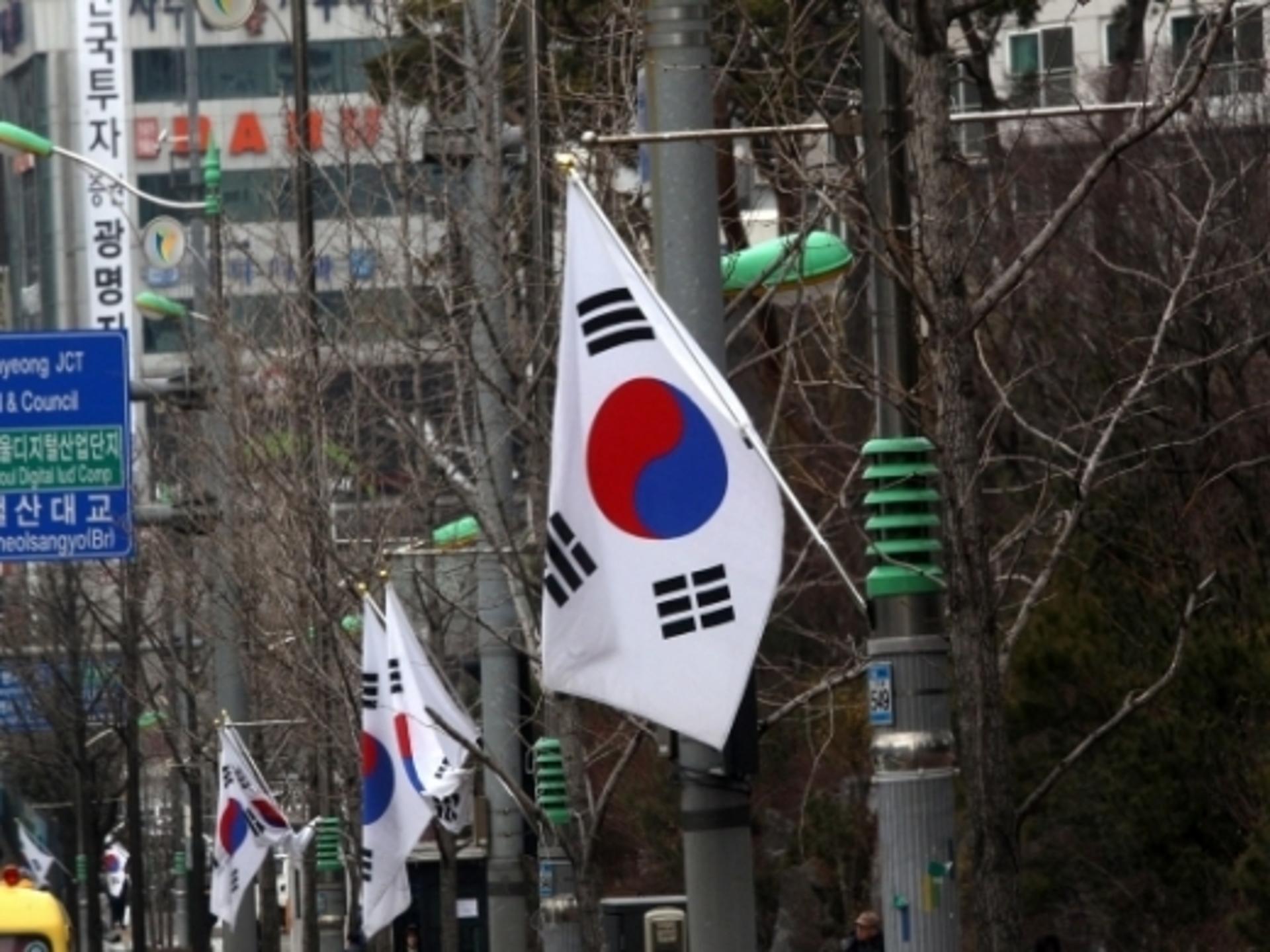 광명시, 가로변 태극기 100일만에 내린 이유는