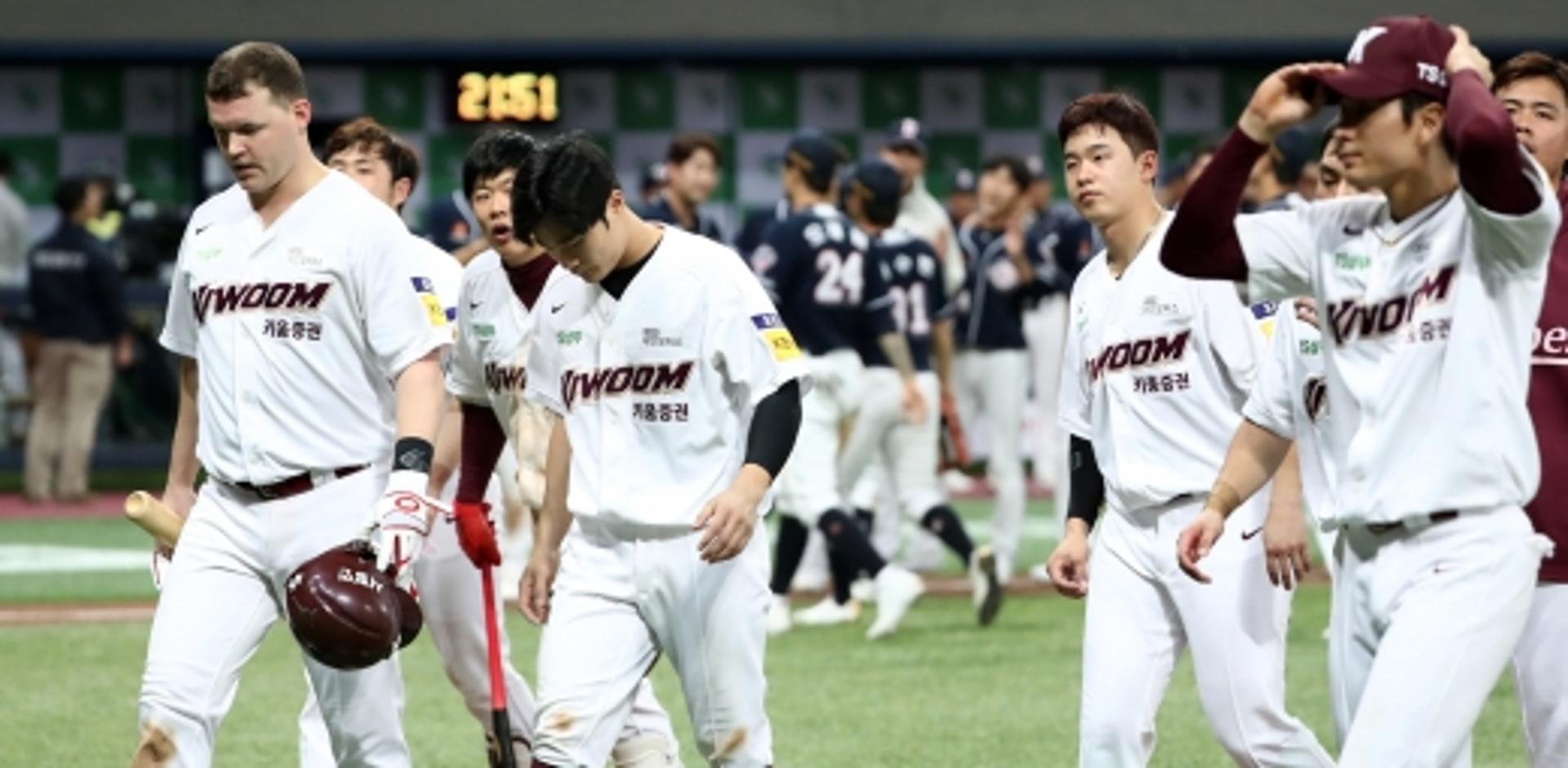[한국시리즈] 벼랑 끝 키움, 종아리 통증 박병호 4번 선발