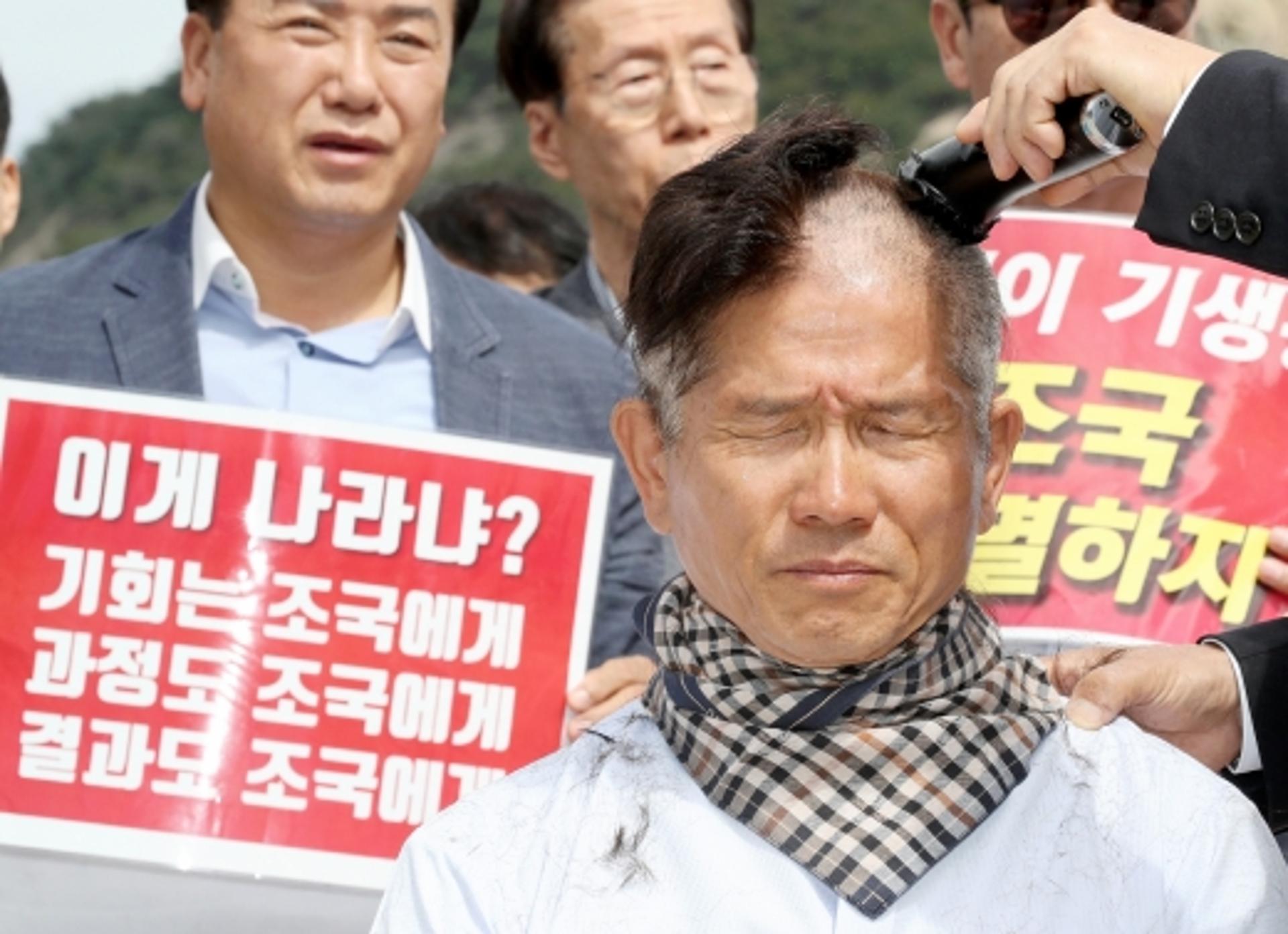 김문수 “따님 구하겠다”… 박정희 추도식 참석자 환호성