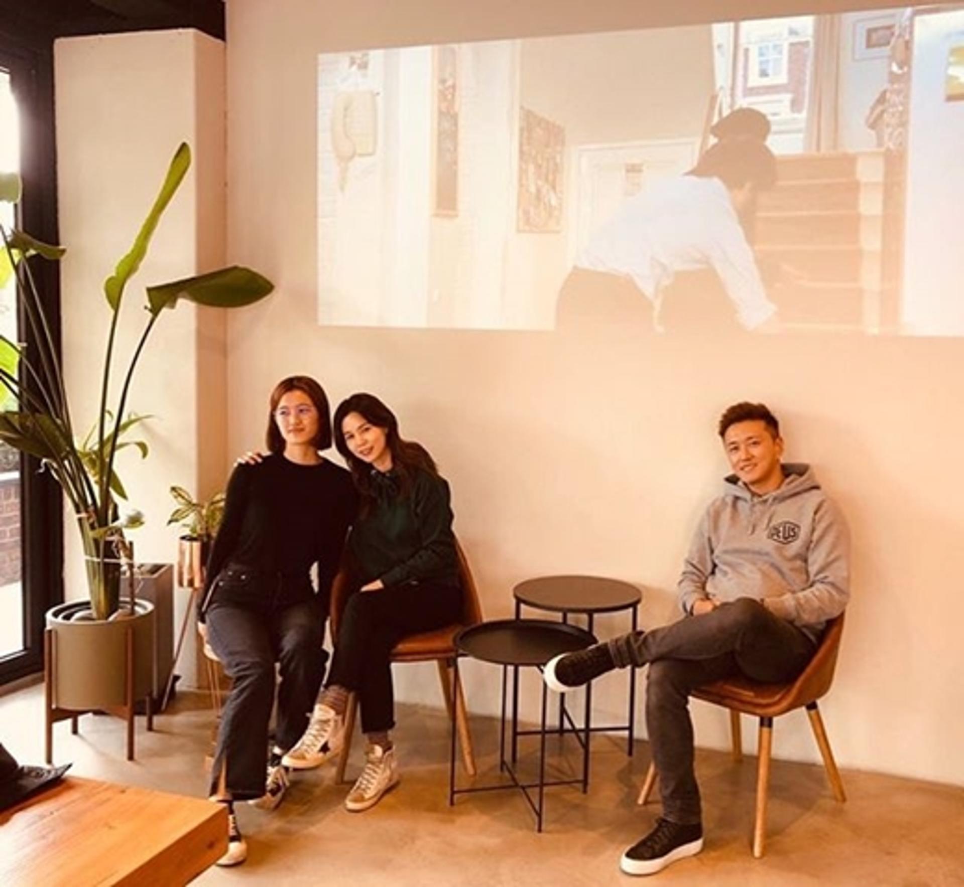 진태현-박시은 입양 "이모·삼촌에서 부모 되어줄 것"