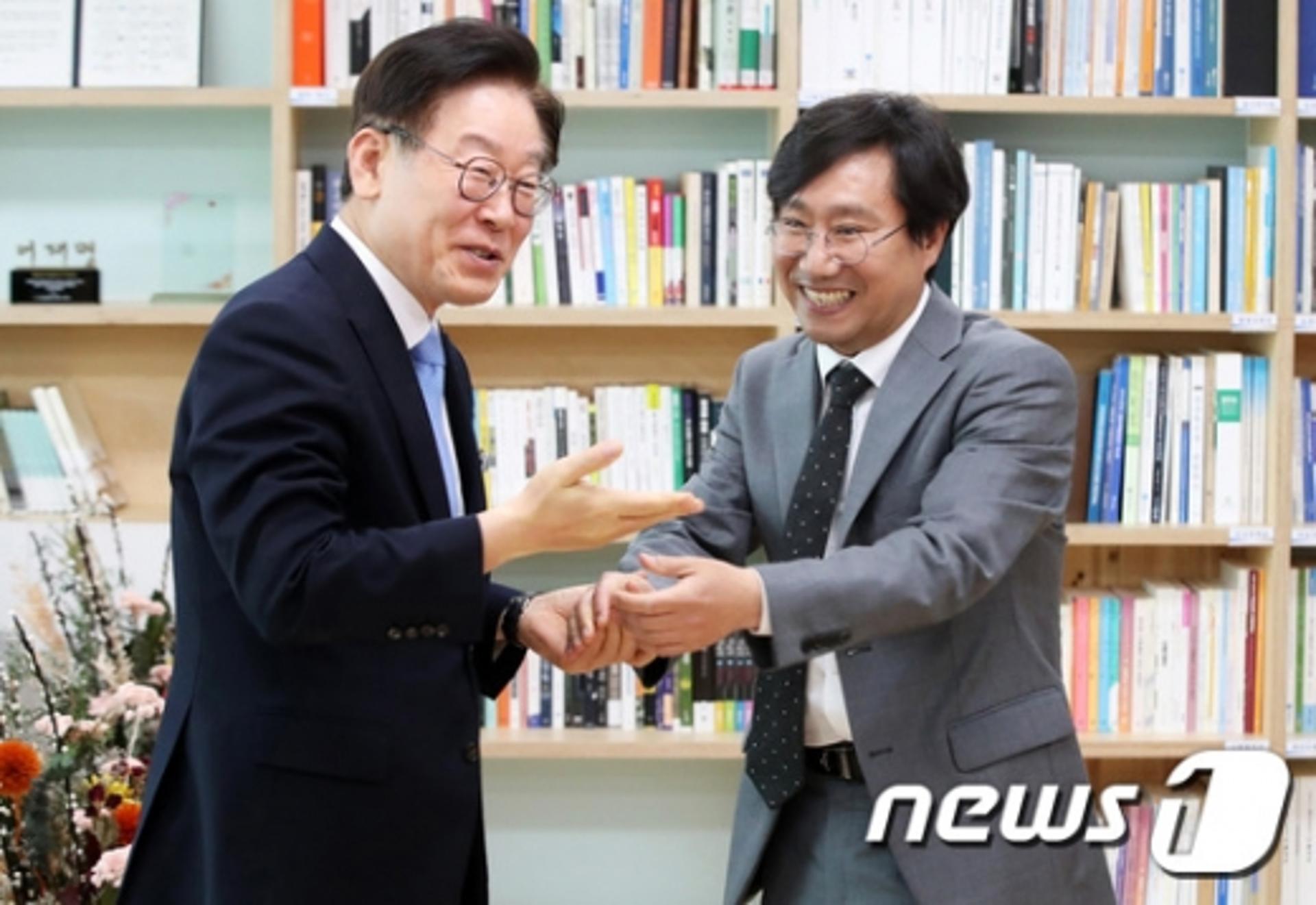 양정철·김경수·이재명 회동… '총선 앞두고 '원팀' 결의
