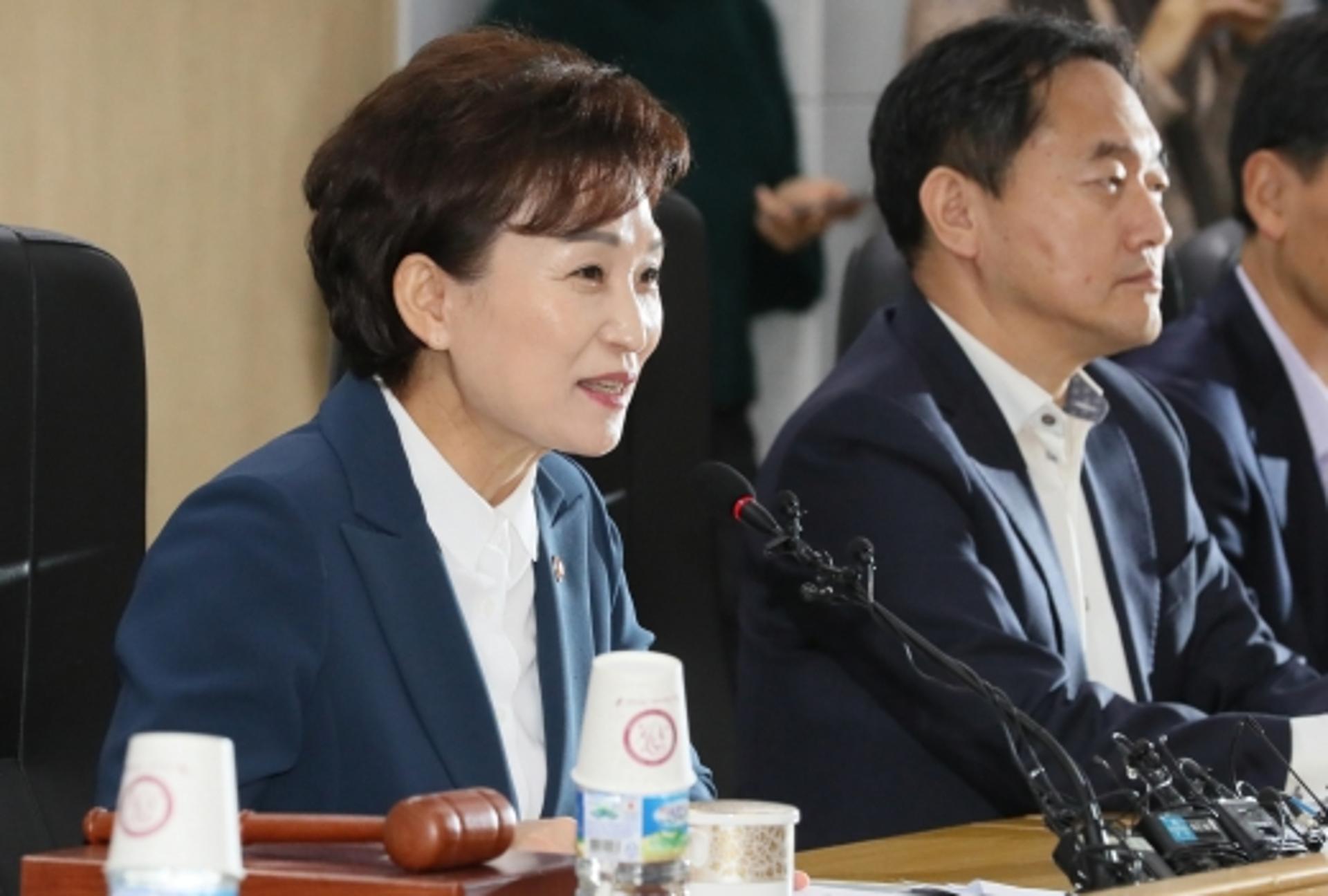 [분양가상한제] 김현미 “분양가 관리 회피하는 단지는 반드시 지정” (전문)