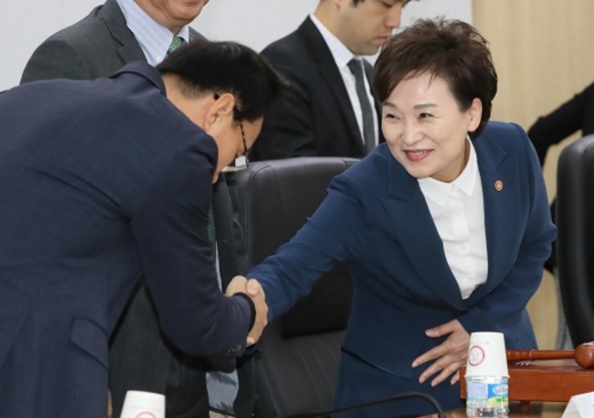 [분양가상한제] 집값은 계속 뛰는데 김현미의 머릿속은 ‘총선’ 뿐