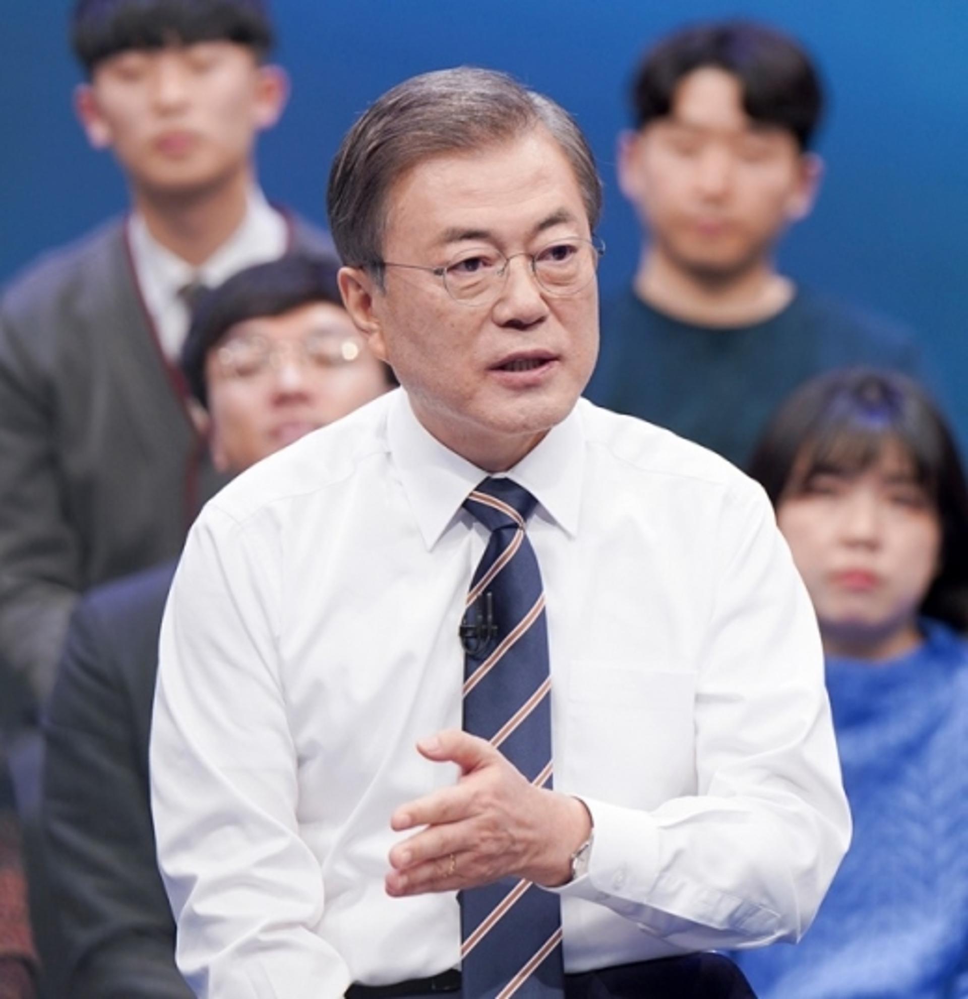 문재인 대통령 '서울 집값' 언급… 정부 '추가규제' 내놓나