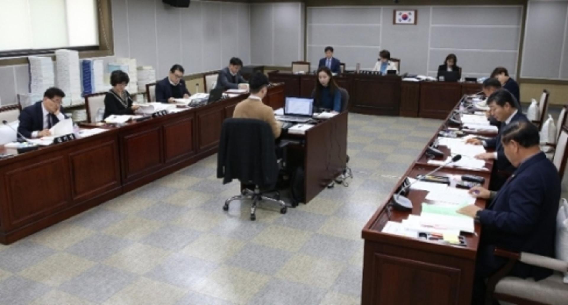수원시의회 문화복지위, 도서관사업소 행정사무감사 실시