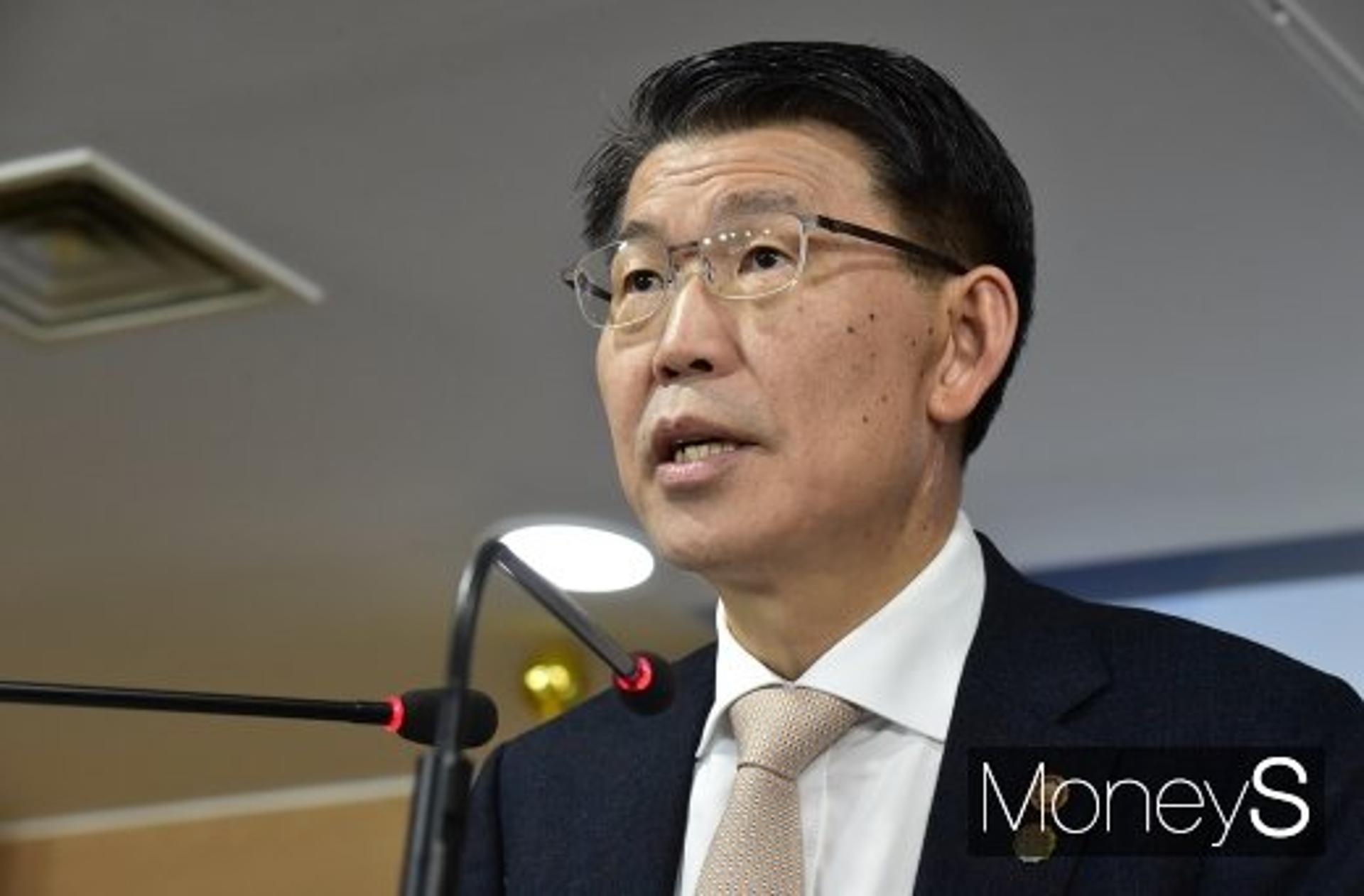 은행장 만난 은성수, 신탁규제 논란 해법 찾을까