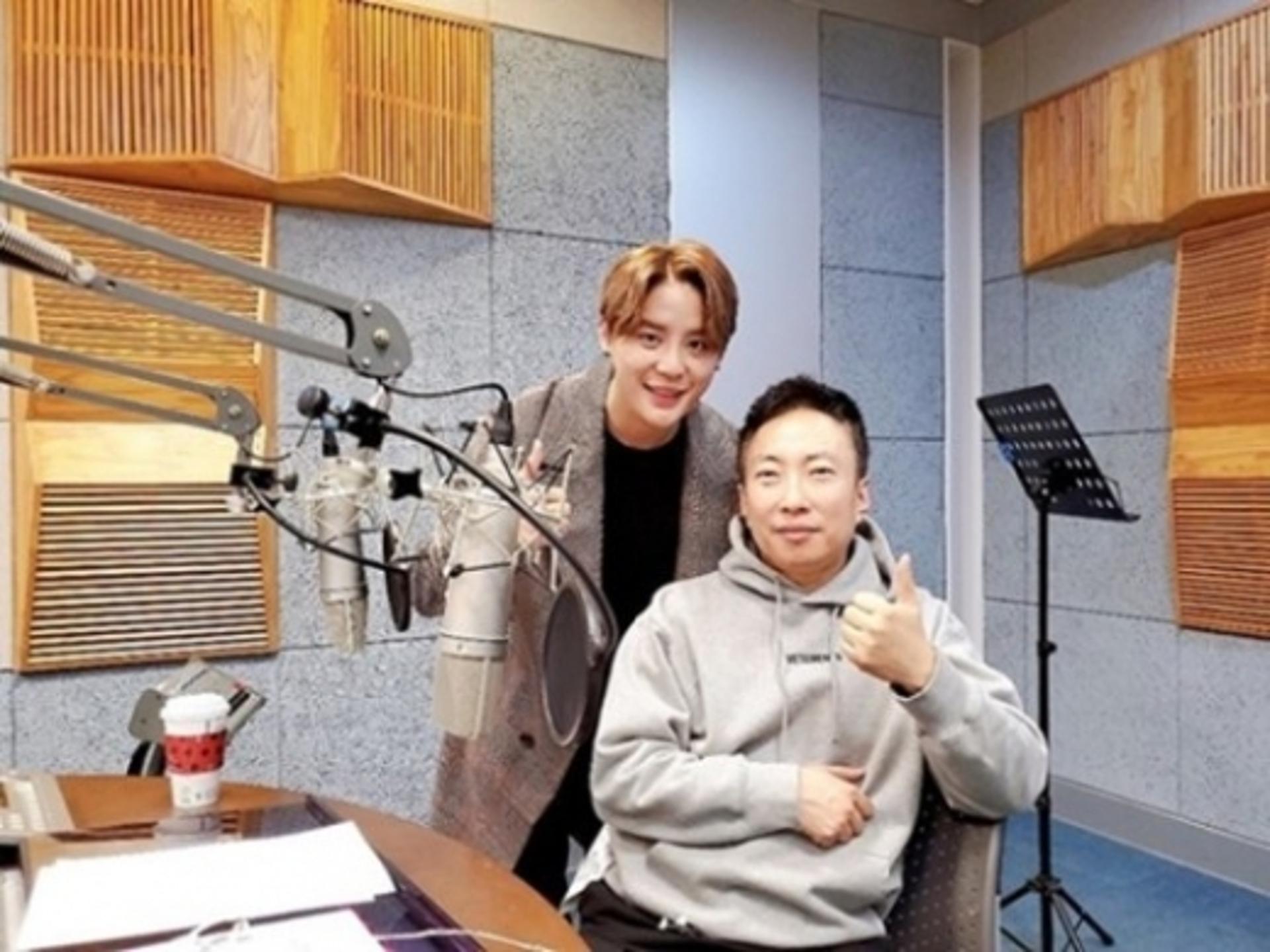 김준수, 10년만의 라디오 출연… "설레고 긴장돼"