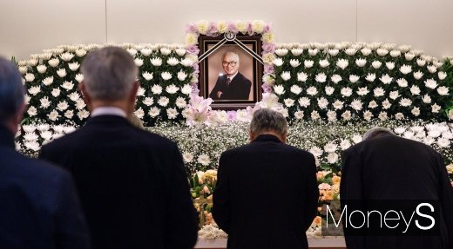 김우중 빈소, 정재계 인사들 조문행렬… 문 대통령도 조화