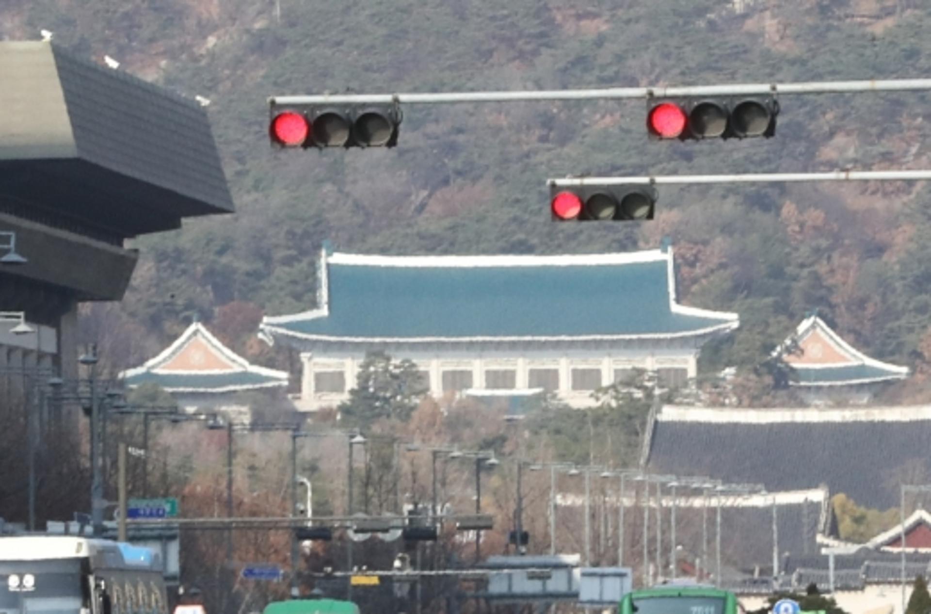 청와대 참모 65명 아파트값 3년새 3억 껑충… 다주택자는 18명