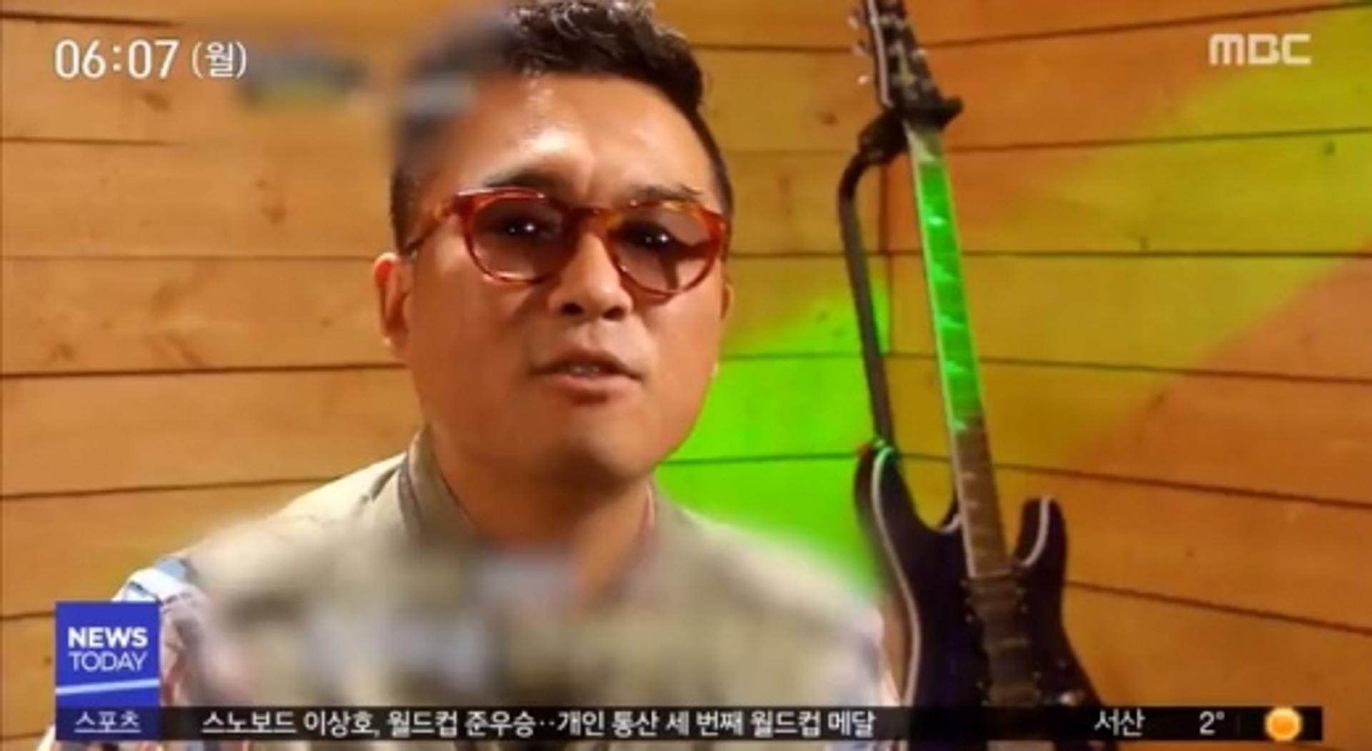 '김건모 성폭행 고소' 여성, 8시간 경찰조사… 신변보호 요청