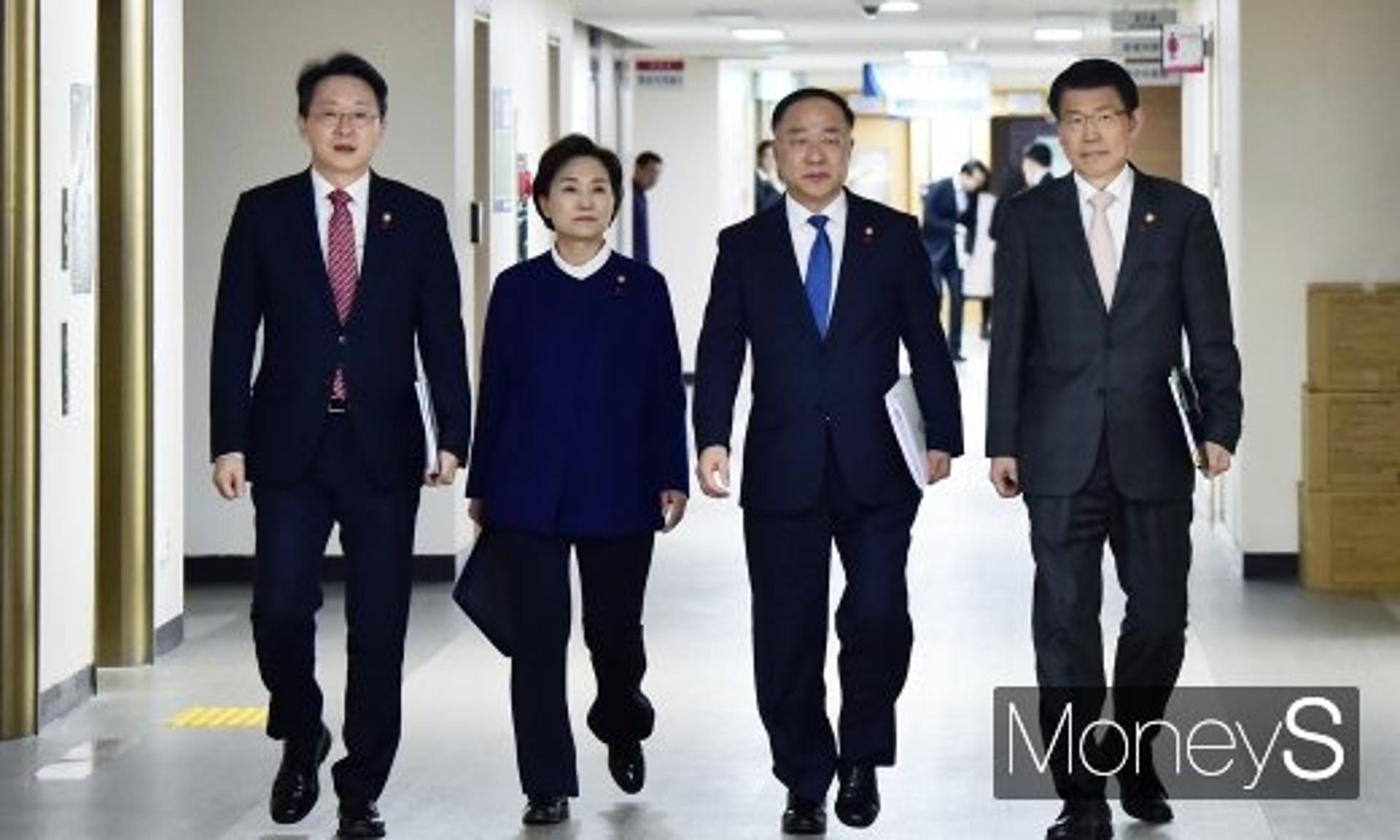 [출근길] 대출 막고 보유세 부담 높였다