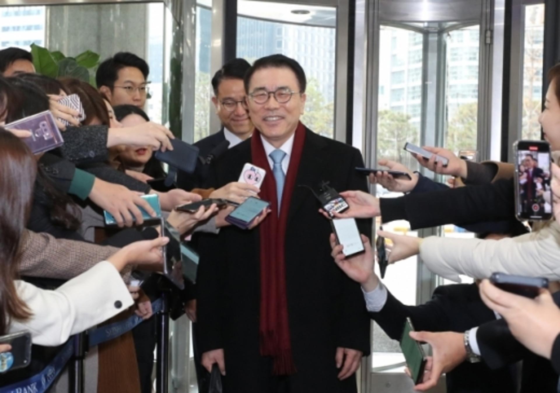 검찰, ‘채용비리’ 신한 조용병 회장에 3년 구형