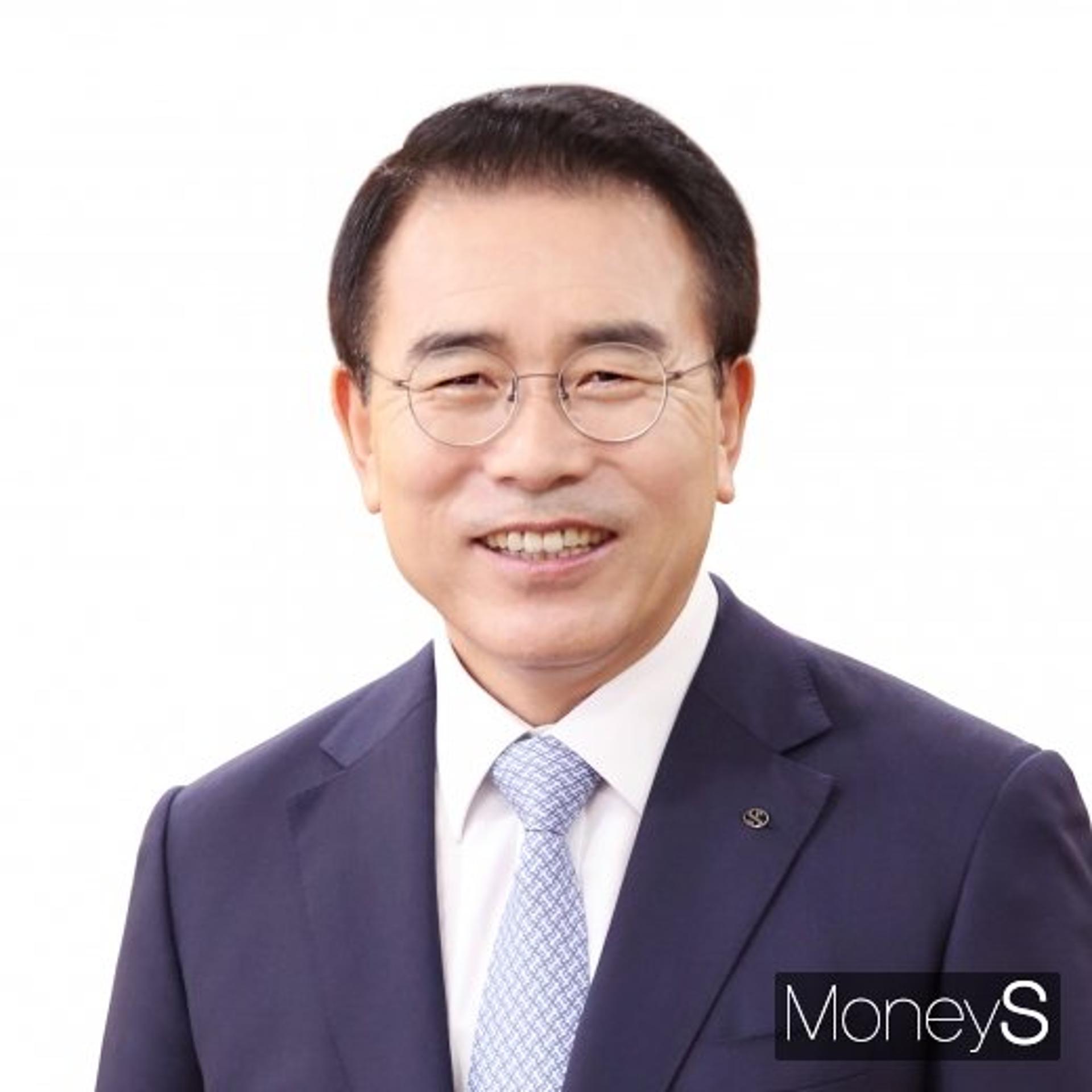 조용병 신한금융 회장, 올해 '대한민국 협상대상' 수상