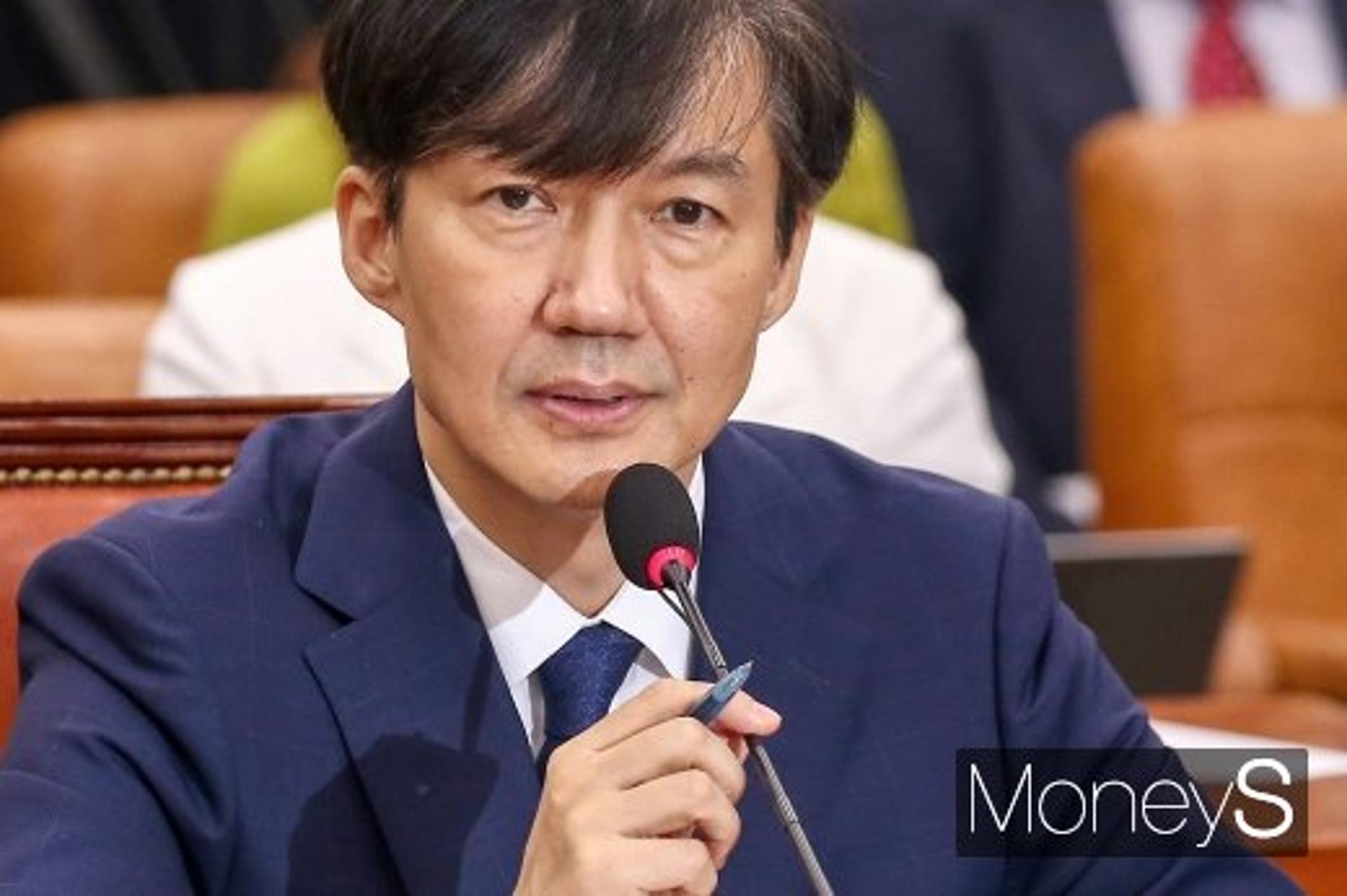 검찰, '감찰무마의혹' 조국 전 장관 구속영장 청구 (속보)
