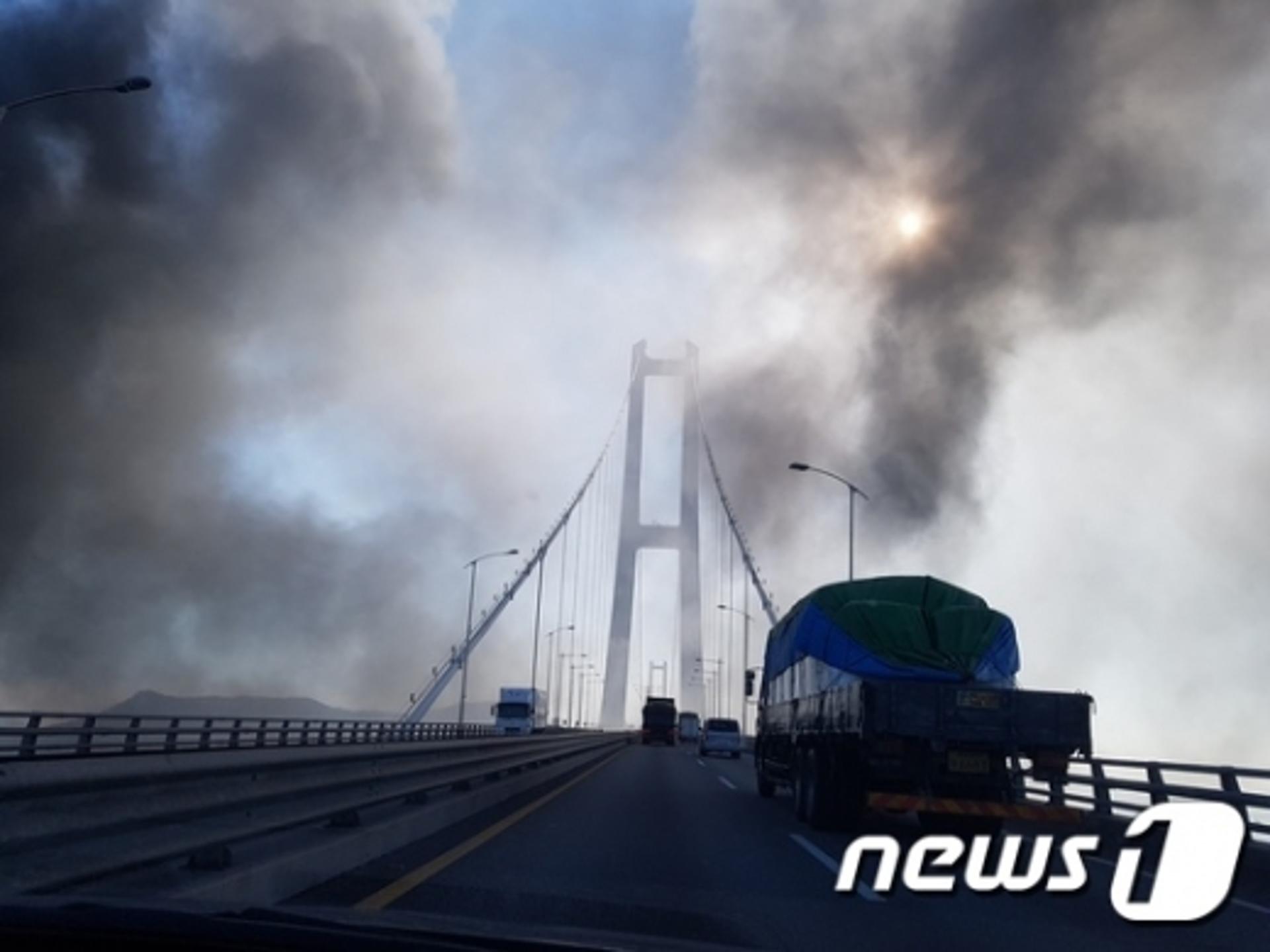 포스코 광양제철소 폭발사고…'2차례' 5명 중경상(종합)