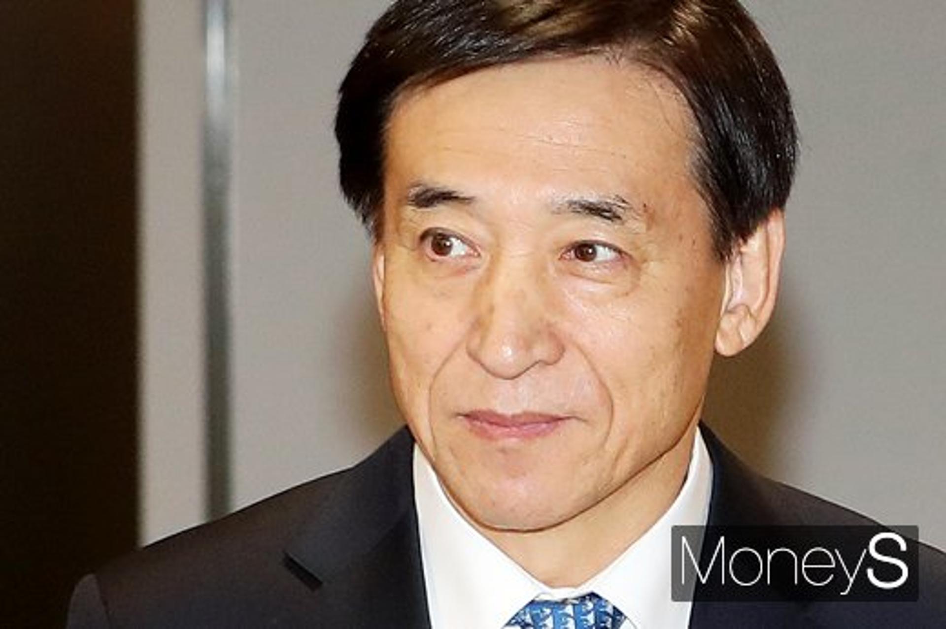 이주열 한은 총재 "올해 경제지표 개선… 금리정책 여력 있어"