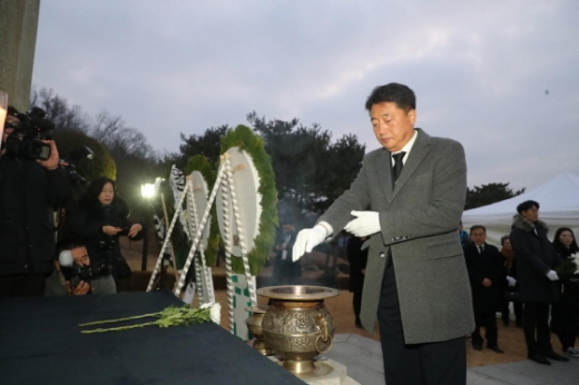 성남시의회, 신년 현충탑 참배