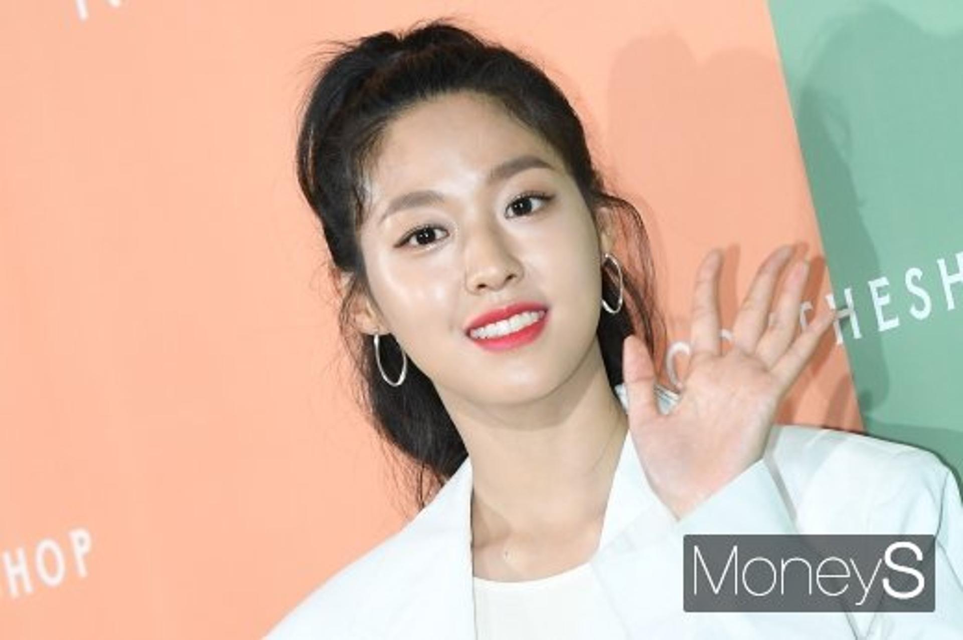 AOA 설현 기부, 학교 밖 청소년 위해 5000만원 쾌척