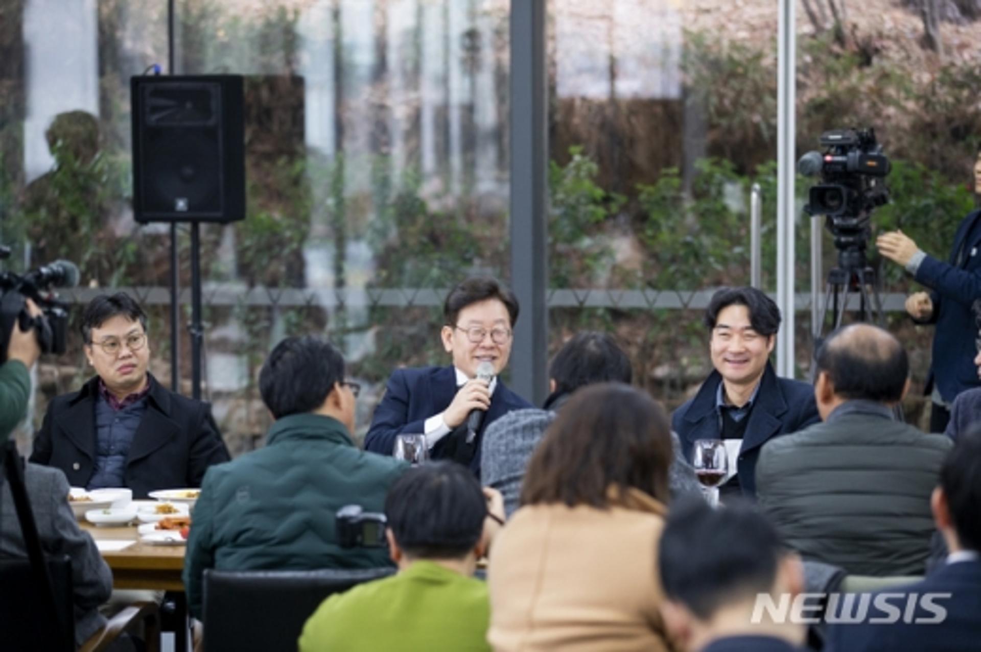 이재명 "존재감 알리려는 어젠다 정치 안해"