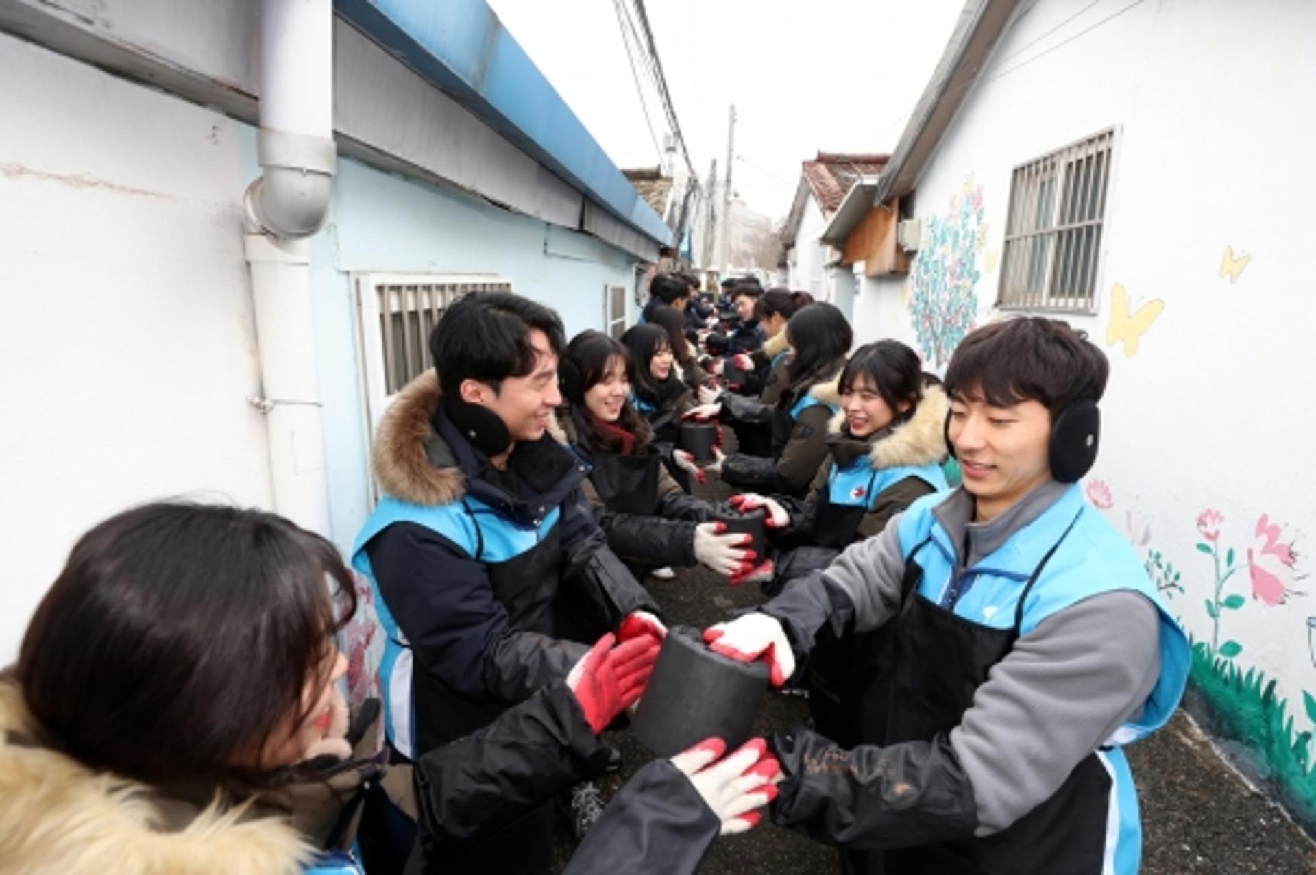 대우건설 신입사원, 연탄나눔 봉사로 사회 첫발