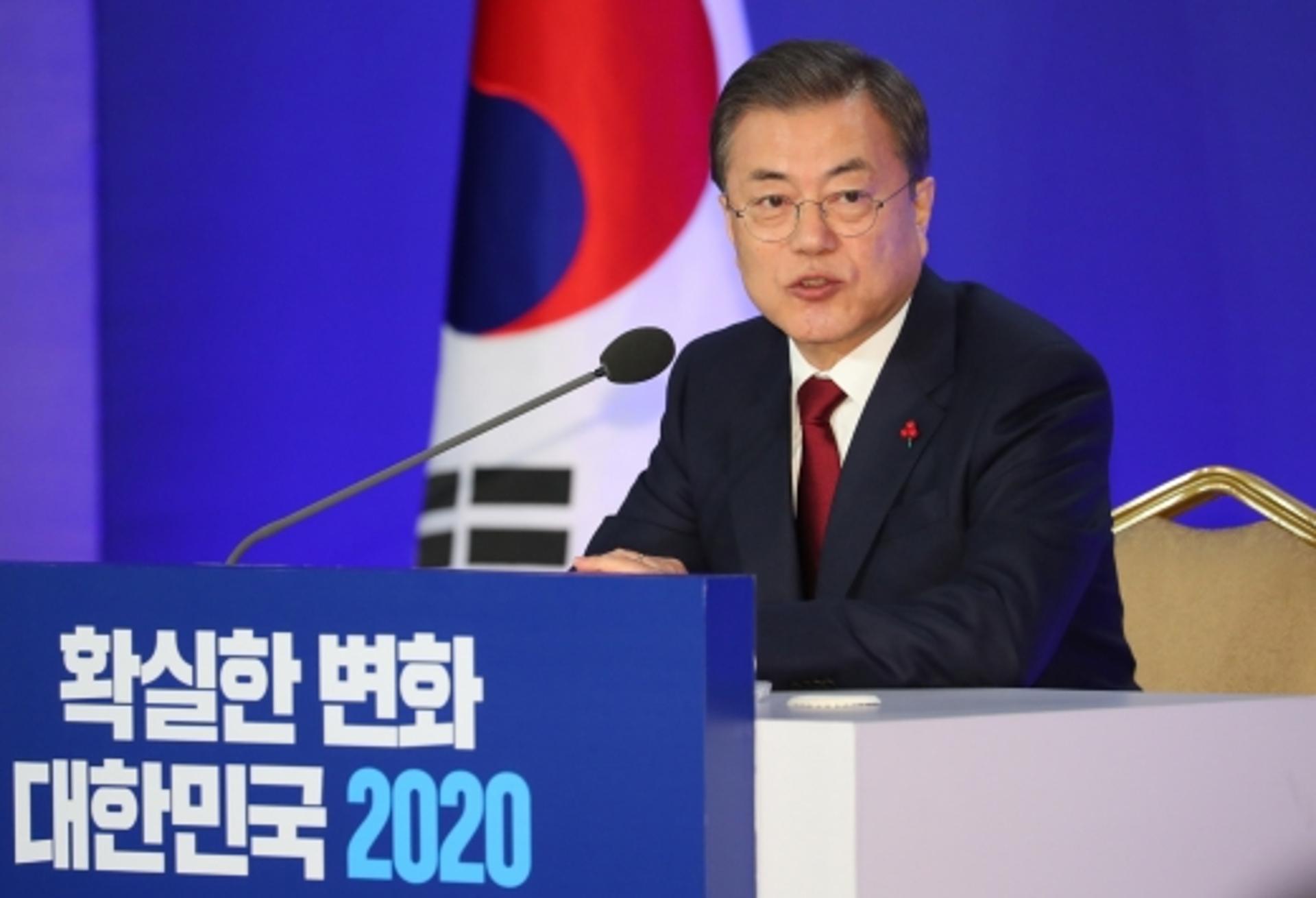 “집값 제자리로 돌아가야한다”… 문 대통령, 강력한 후속대책 시사