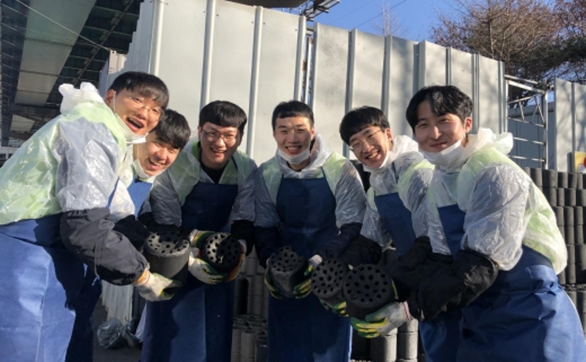 현대엔지니어링 새내기, 영등포 쪽방촌에 연탄배달