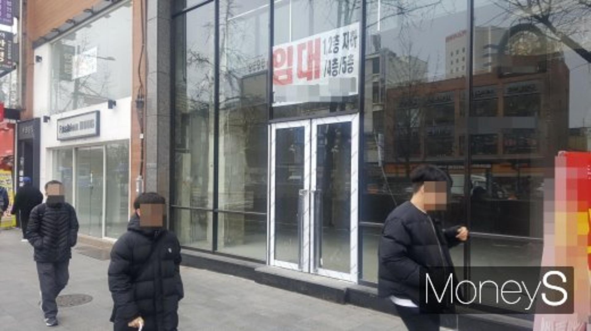 1km 넘게 ‘텅텅’… 종로 상권에 무슨 일이?