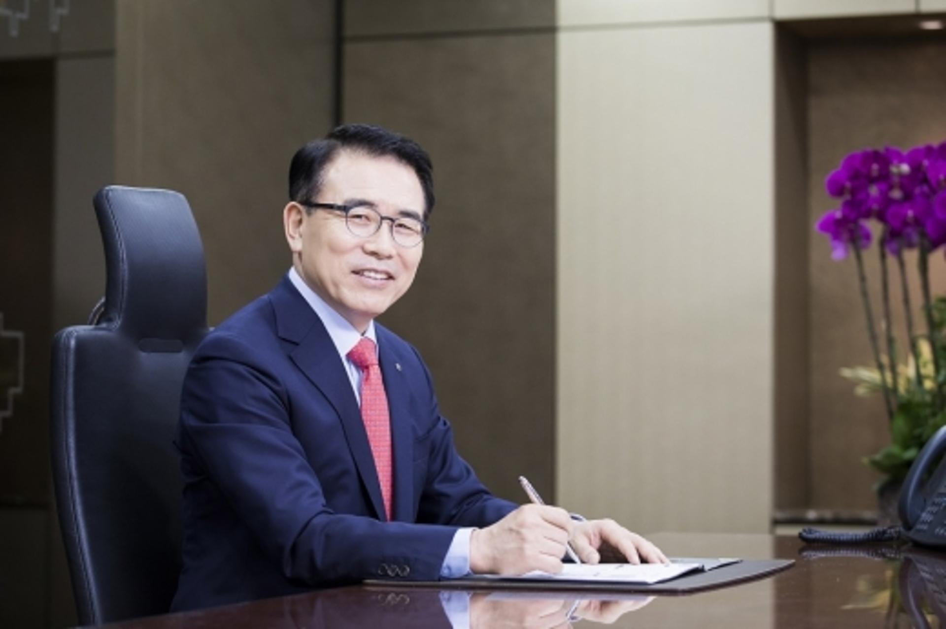 구속 피한 조용병 신한금융 회장, 지배구조 불확실성 해소