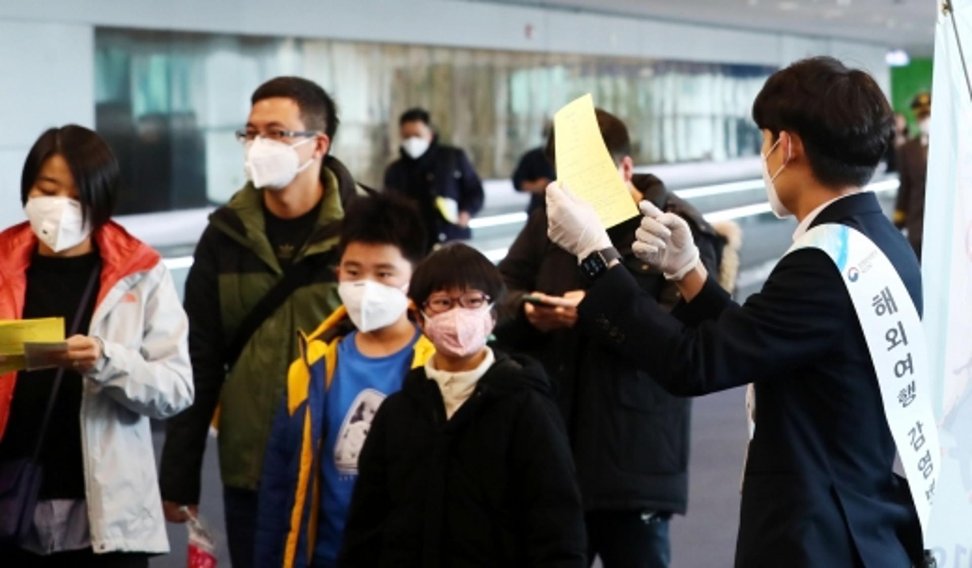신종 코로나바이러스 대응 방안… 공항·역사·터미널 990여곳 ‘긴급방역’