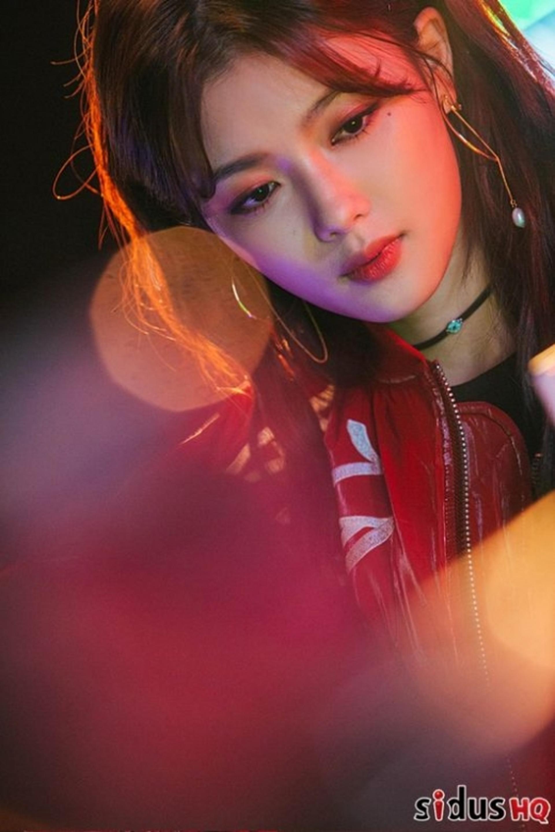 김유정 스모키화장, 이런 모습 처음… 성숙美 '철철'