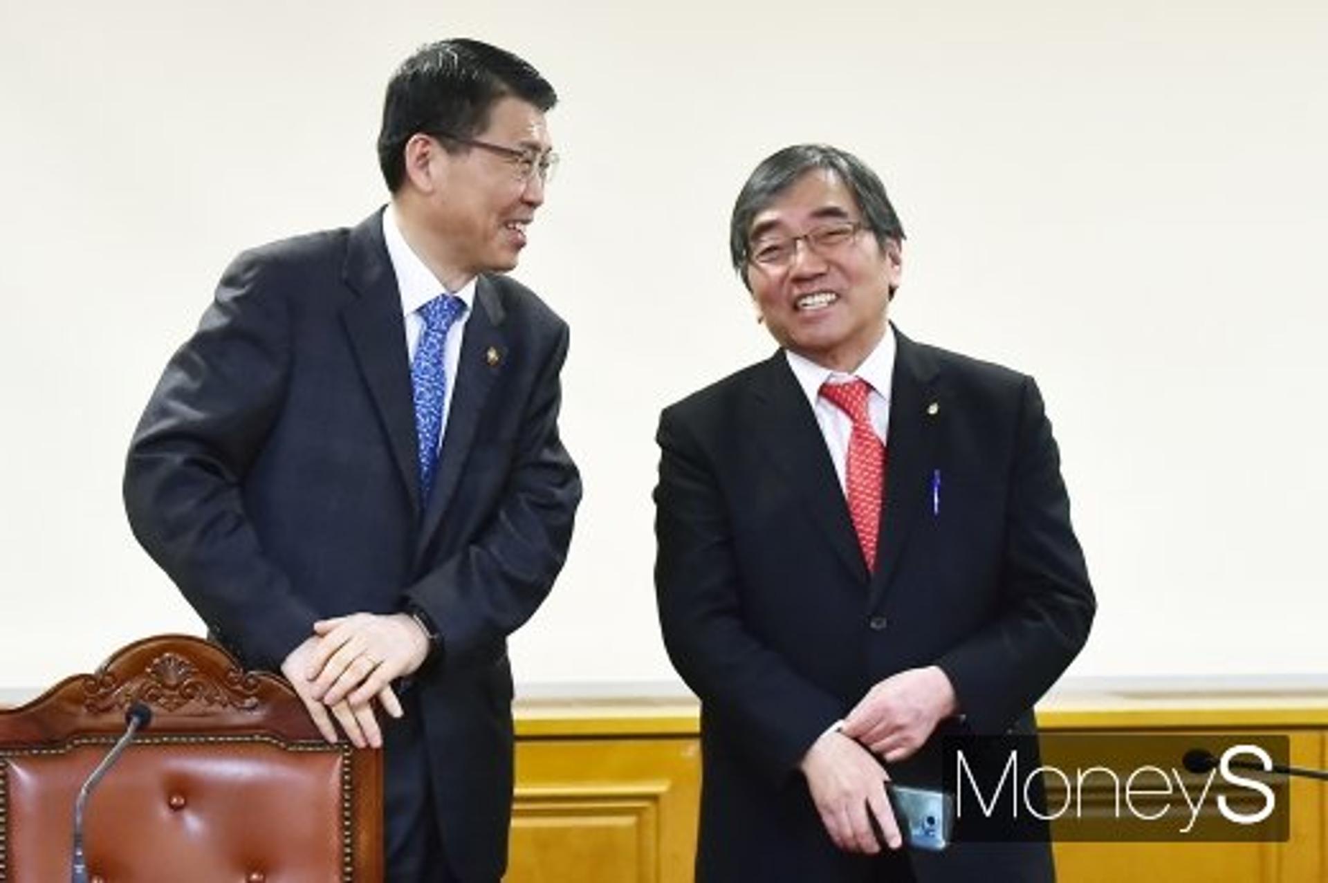 금융위, 손태승·함영주 'DLF 징계'… 다음달 정한다