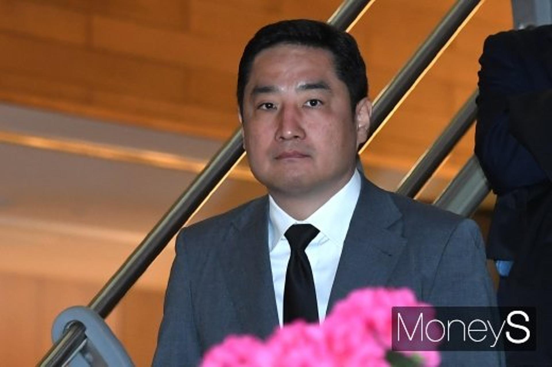 강용석, 프로포폴 연예인 A씨 실명 언급 '논란'