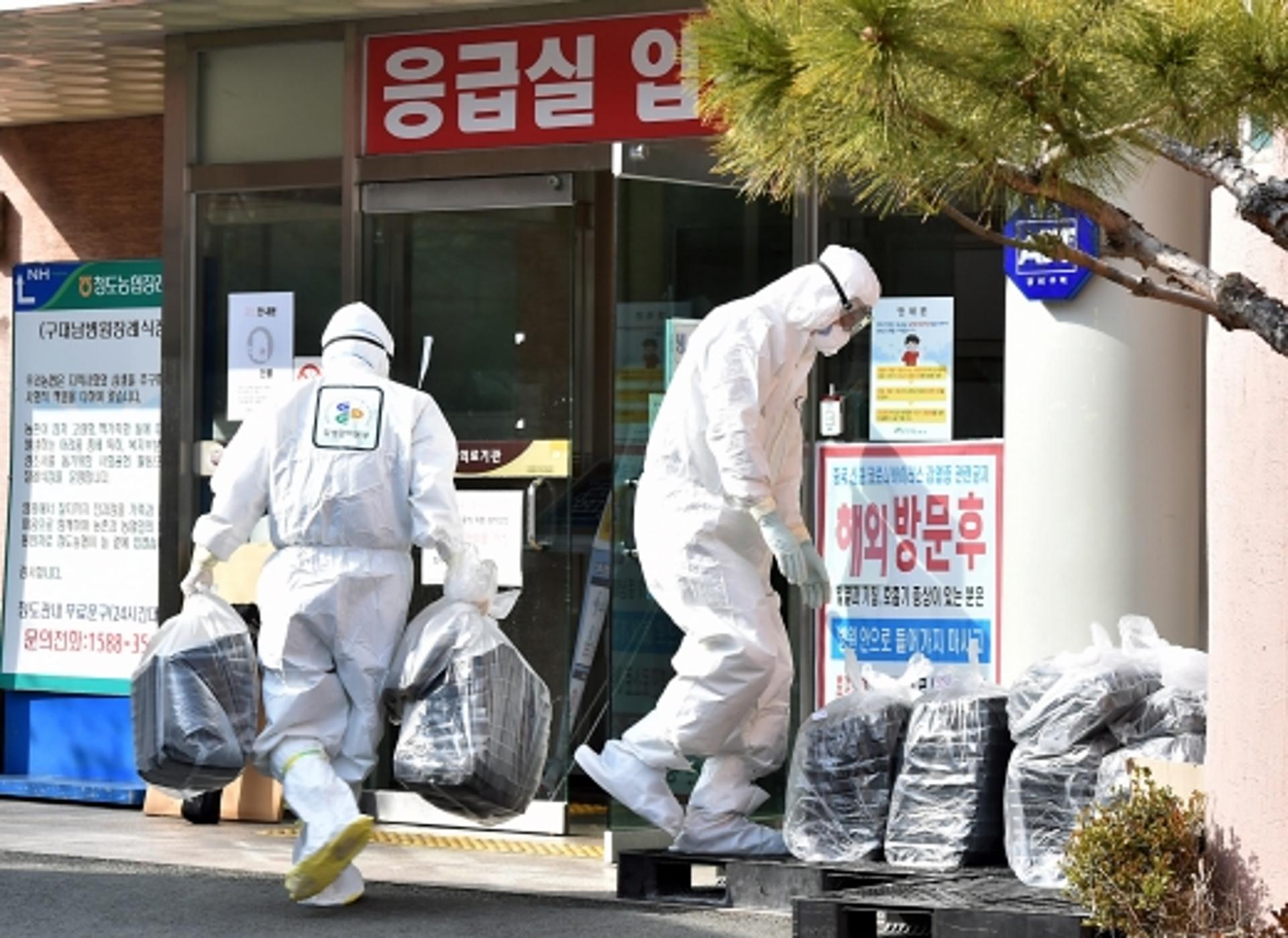 [코로나19] 세계언론 “한국도 뚫렸다”… 확진자 급증 대서특필