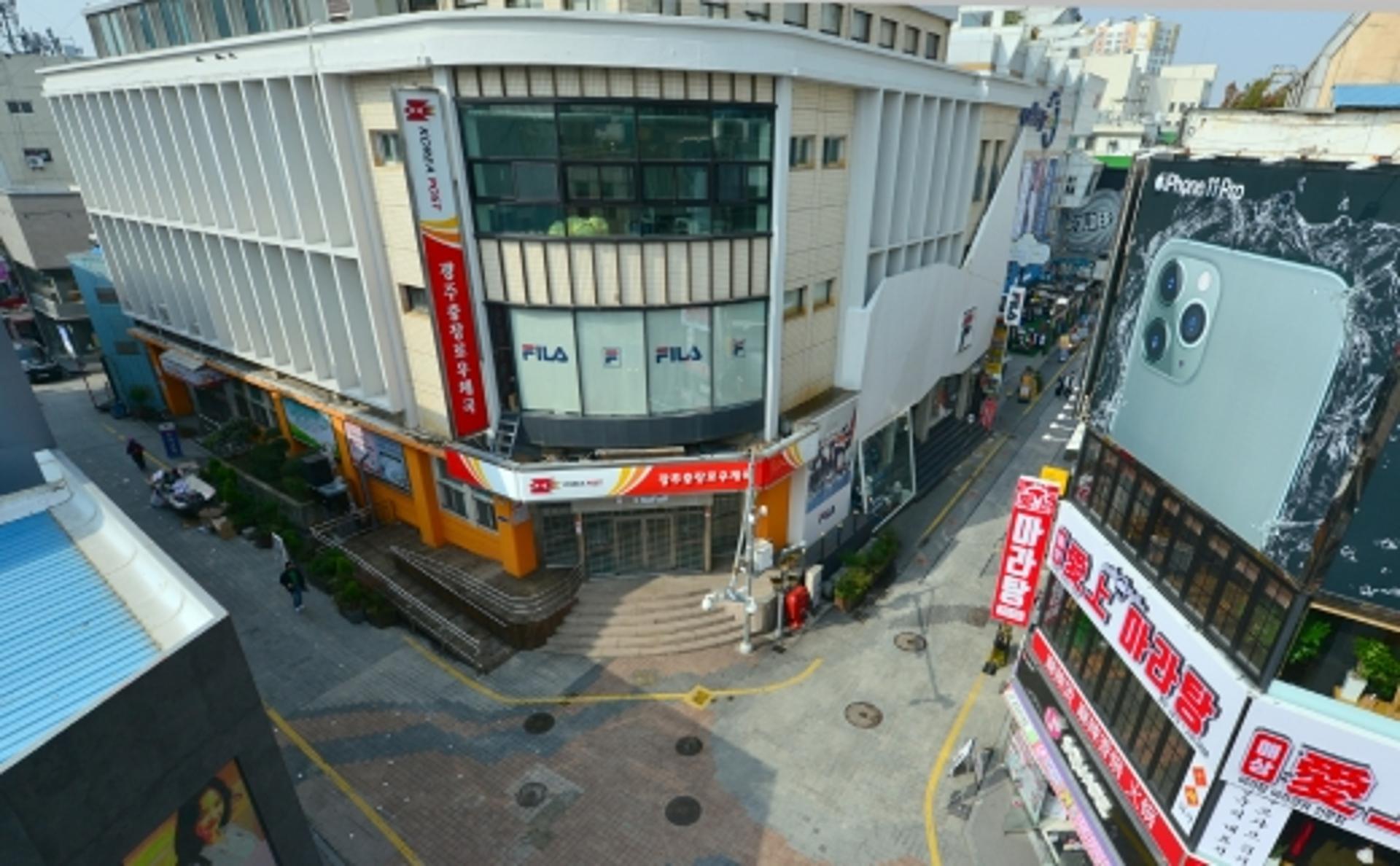[코로나19] 광주 대형서점서 쓰러진 20대 ‘음성’… 신천지 대구교회 신도?