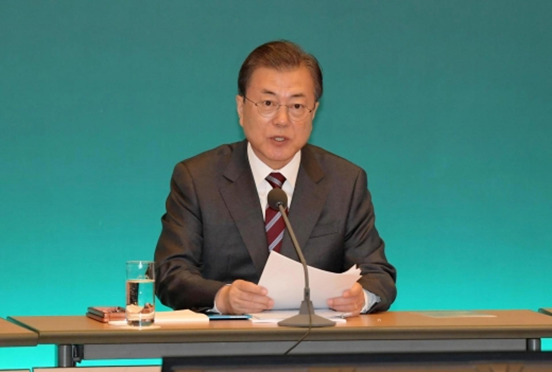 문 대통령 “부동산투기 차단 앞에 어떤 타협도 없다”(종합)