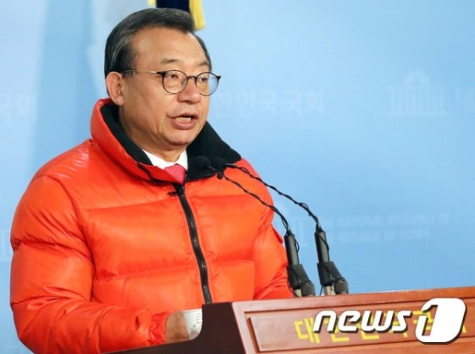 "통합당 공천 철회하라"… 이정현, 영등포을 출마 선언