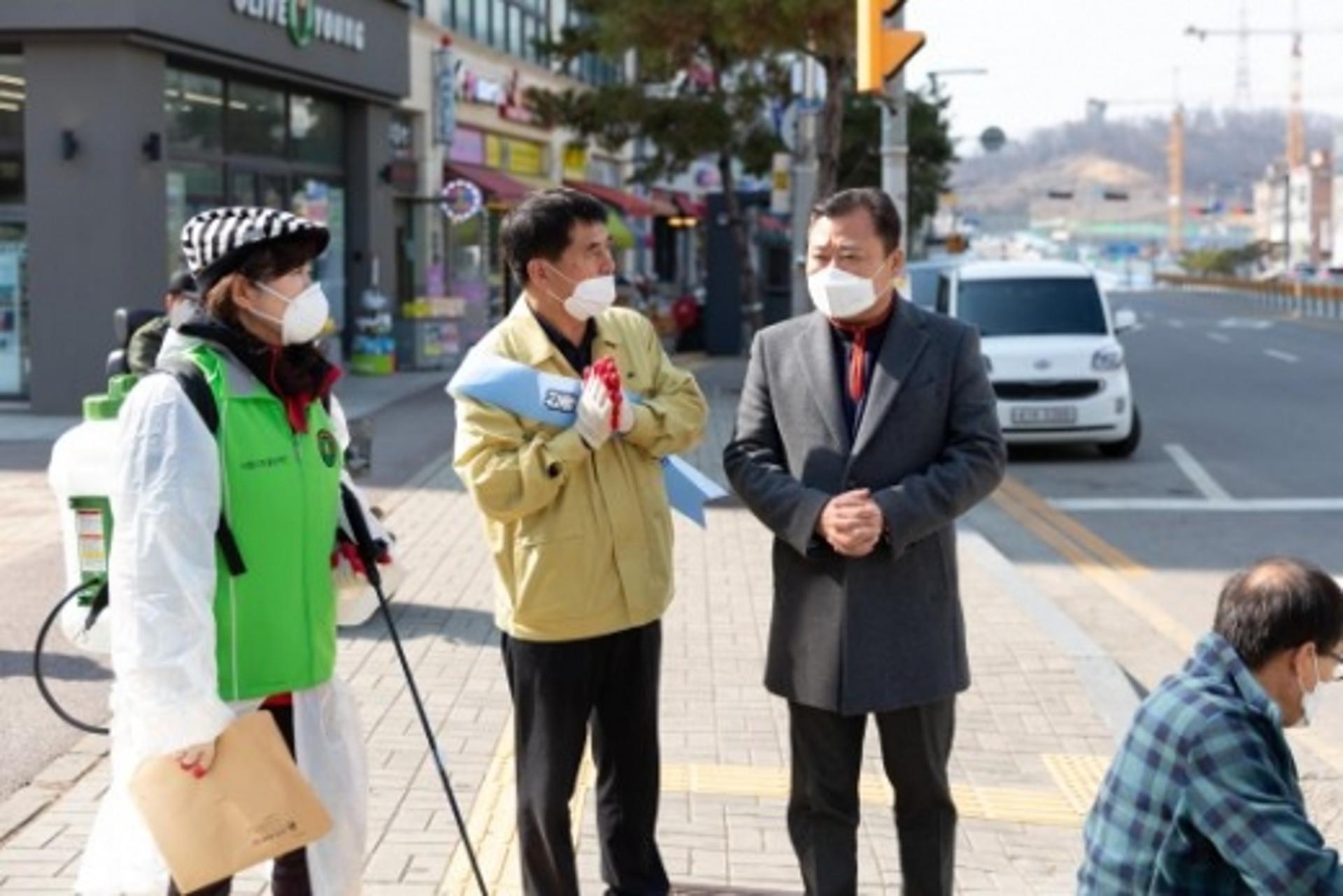 김태경 시흥시의회 의장, 코로나19 통합방재단 위문