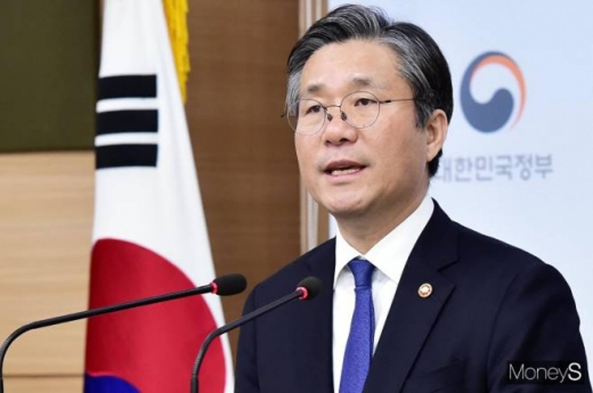 성윤모 “日 수출규제 사유 해소… 원상회복 해야”