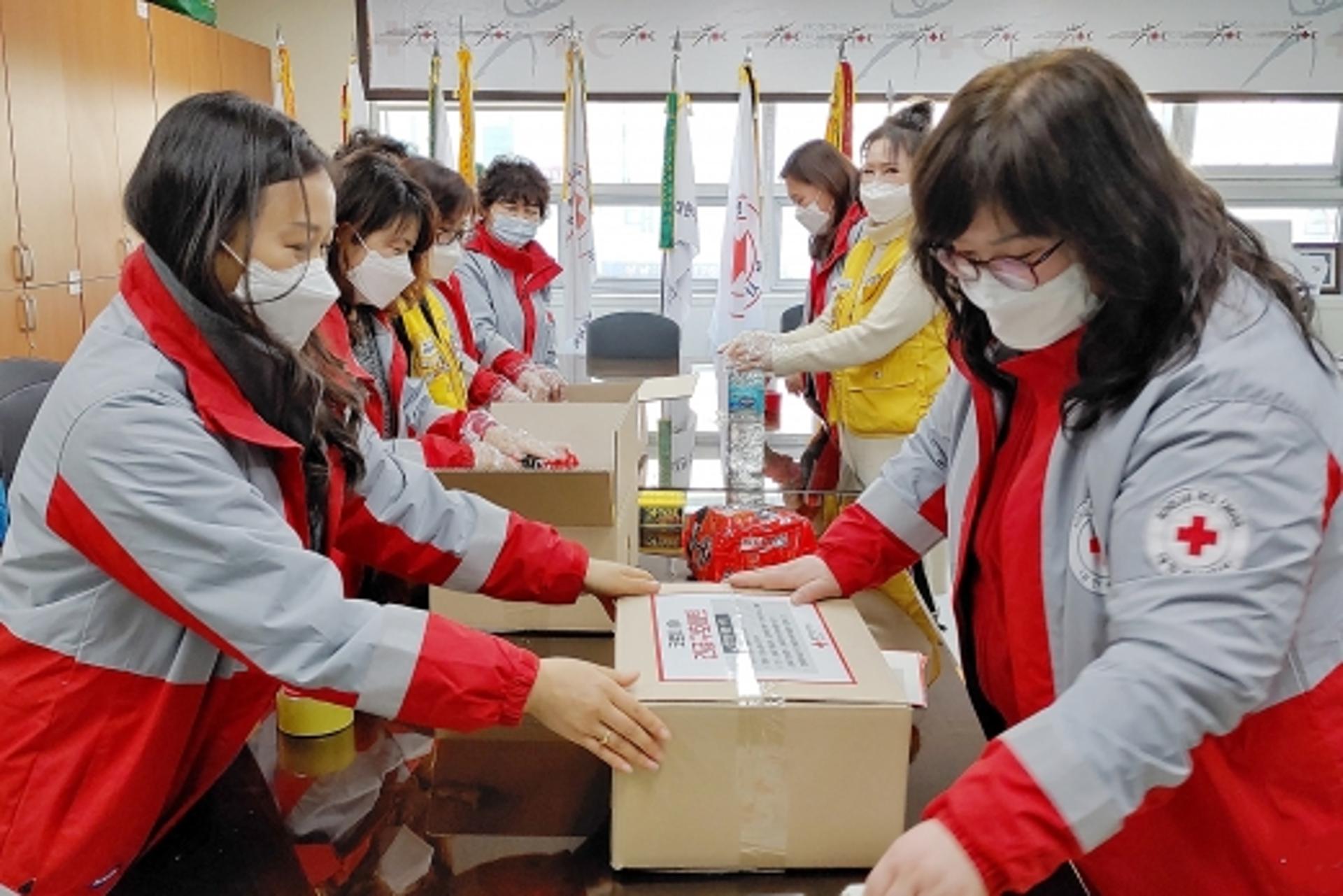 구리시적십자, 코로나19 자가격리자 ‘구호물품 전달’