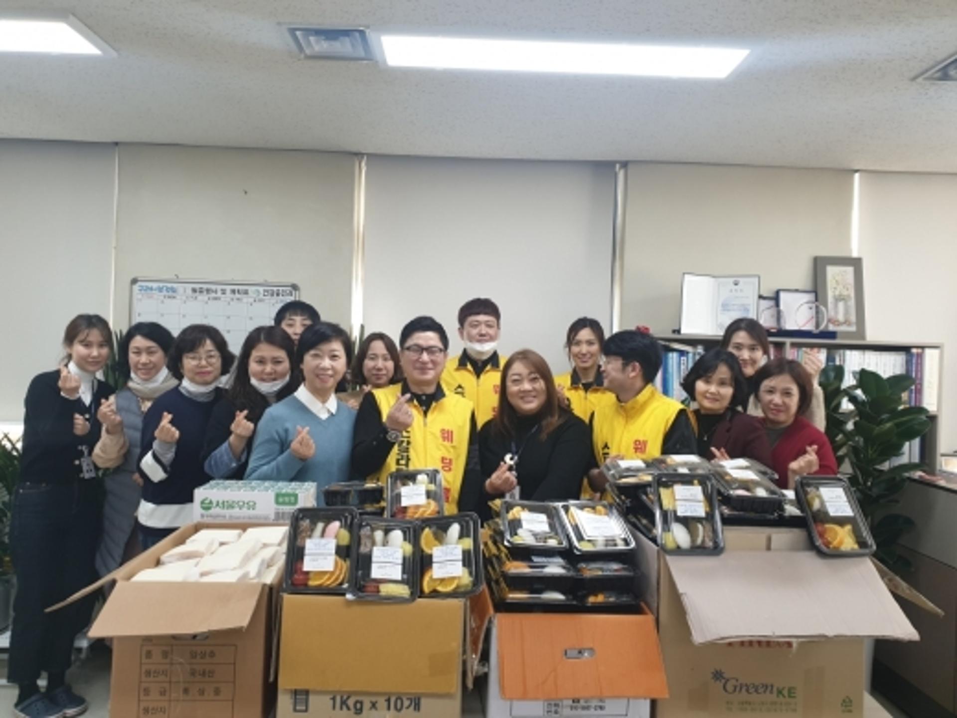 구리시보건소, 코로나19 대응 '고군분투'…의료진에 격려 줄이어
