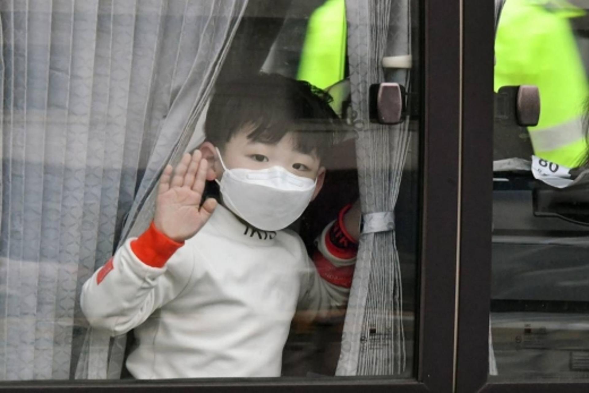 [출근길] 휴교 연장에 눈앞이 캄캄한 부모들… "학교 보내도 걱정"
